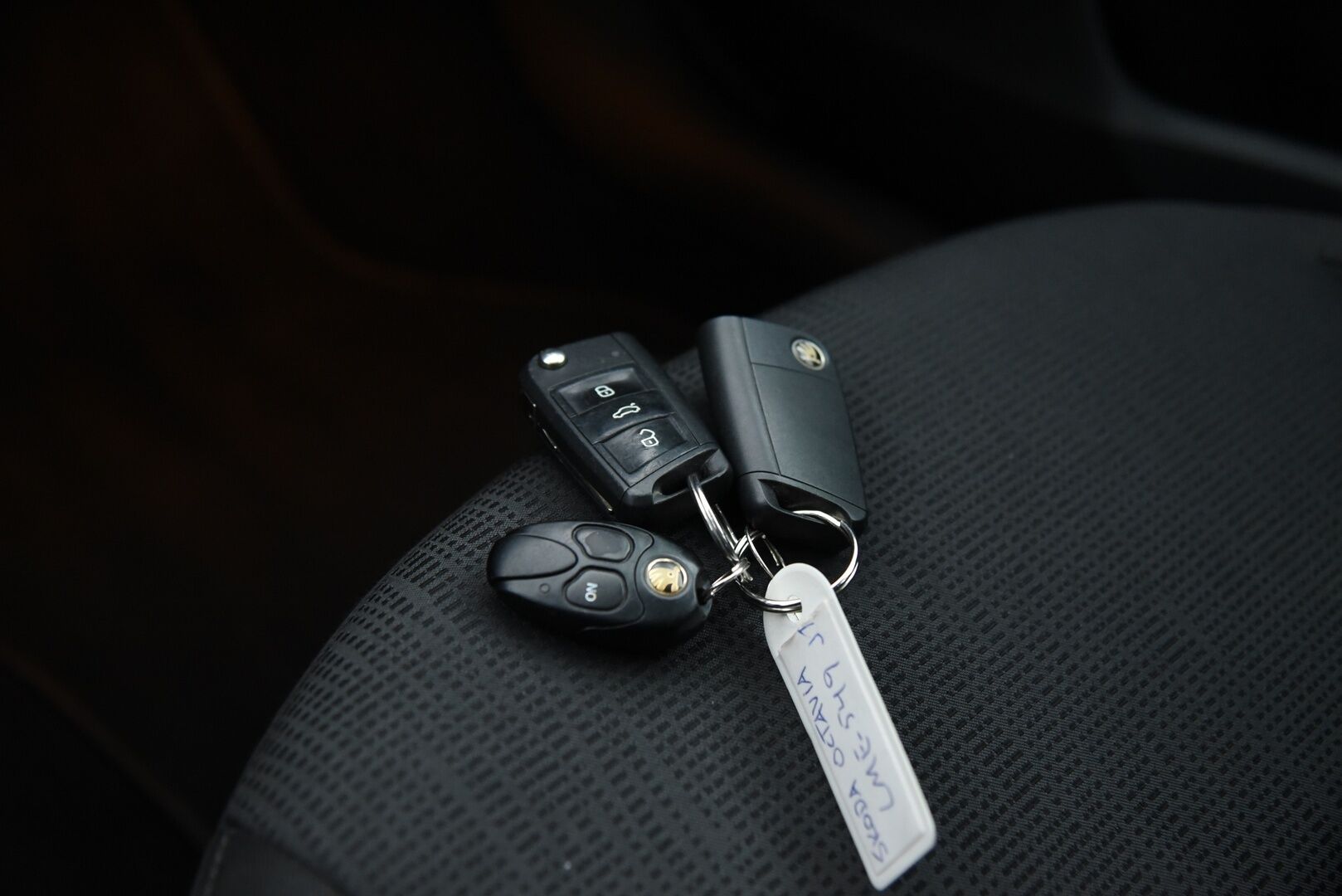 Skoda Octavia 2014 Combi 1,6 TDI Elegance DSG Autom. *YritysOutlet - Myydään vain yrityksille*