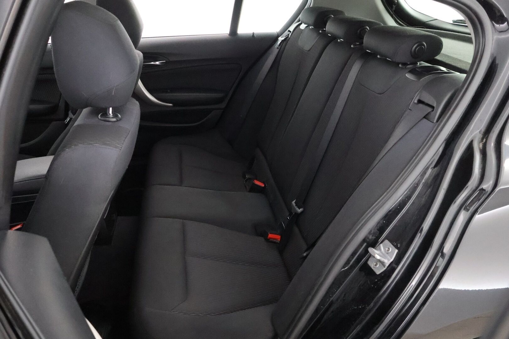 BMW 116 2014 F20 Hatchback 116i TwinPower Turbo A Business Automatic - Suomi-auto / Kahdet vanteet / Juuri huollettu - HULLU BLACKWEEK KORKOTARJOUS 2,49%