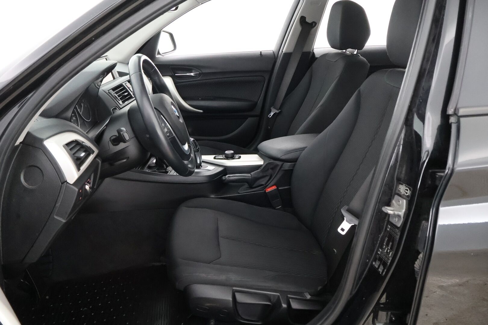 BMW 116 2014 F20 Hatchback 116i TwinPower Turbo A Business Automatic - Suomi-auto / Kahdet vanteet / Juuri huollettu - HULLU BLACKWEEK KORKOTARJOUS 2,49%