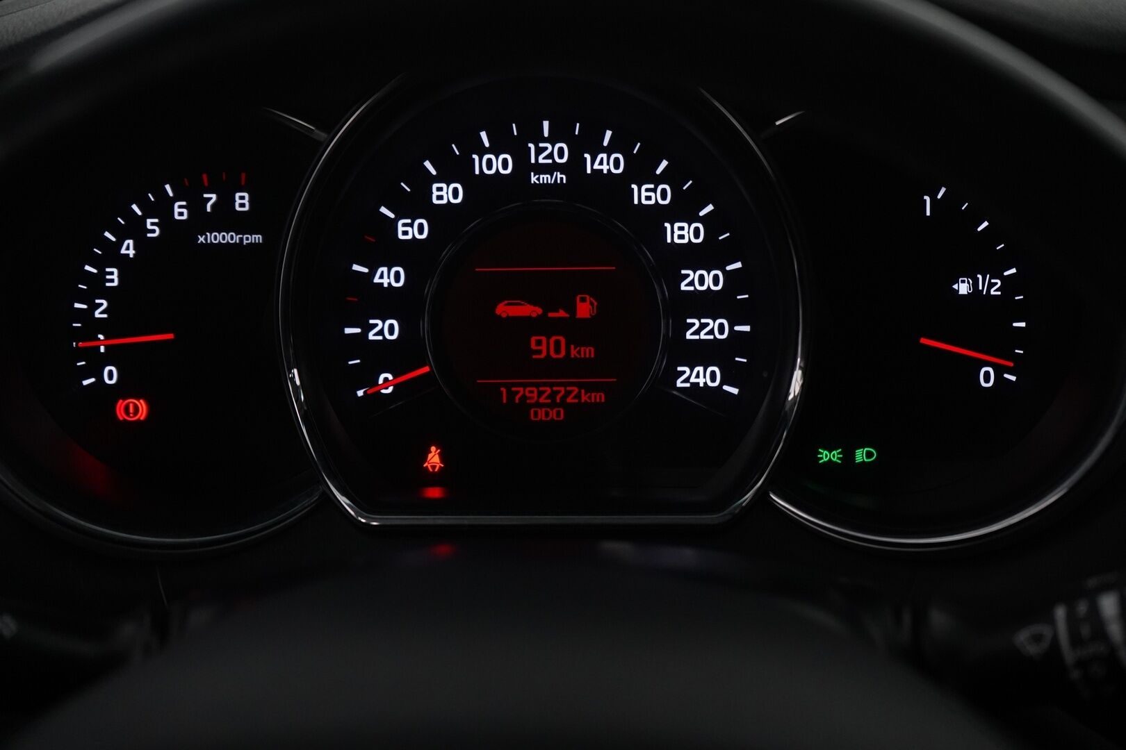 Kia cee'd 2014 1.6 ISG EX 5D EcoDynamics *Koukku / Lohko / Vakkari / Bluetooth / Ratinlämmitin / Tutka* - Suomi-auto / Kahdet renkaat + vanteet / Juuri katsastettu / Säännölliset huollot! - HULLU BLACKWEEK KORKOTARJOUS 2,49%