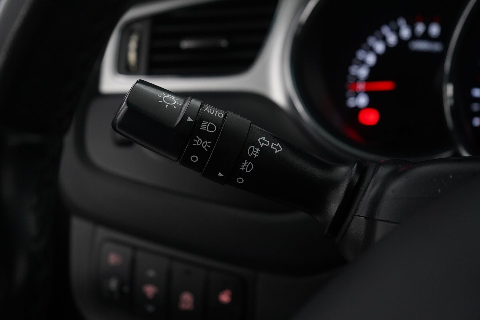 Kia cee'd 2014 1.6 ISG EX 5D EcoDynamics *Koukku / Lohko / Vakkari / Bluetooth / Ratinlämmitin / Tutka* - Suomi-auto / Kahdet renkaat + vanteet / Juuri katsastettu / Säännölliset huollot! - HULLU BLACKWEEK KORKOTARJOUS 2,49%