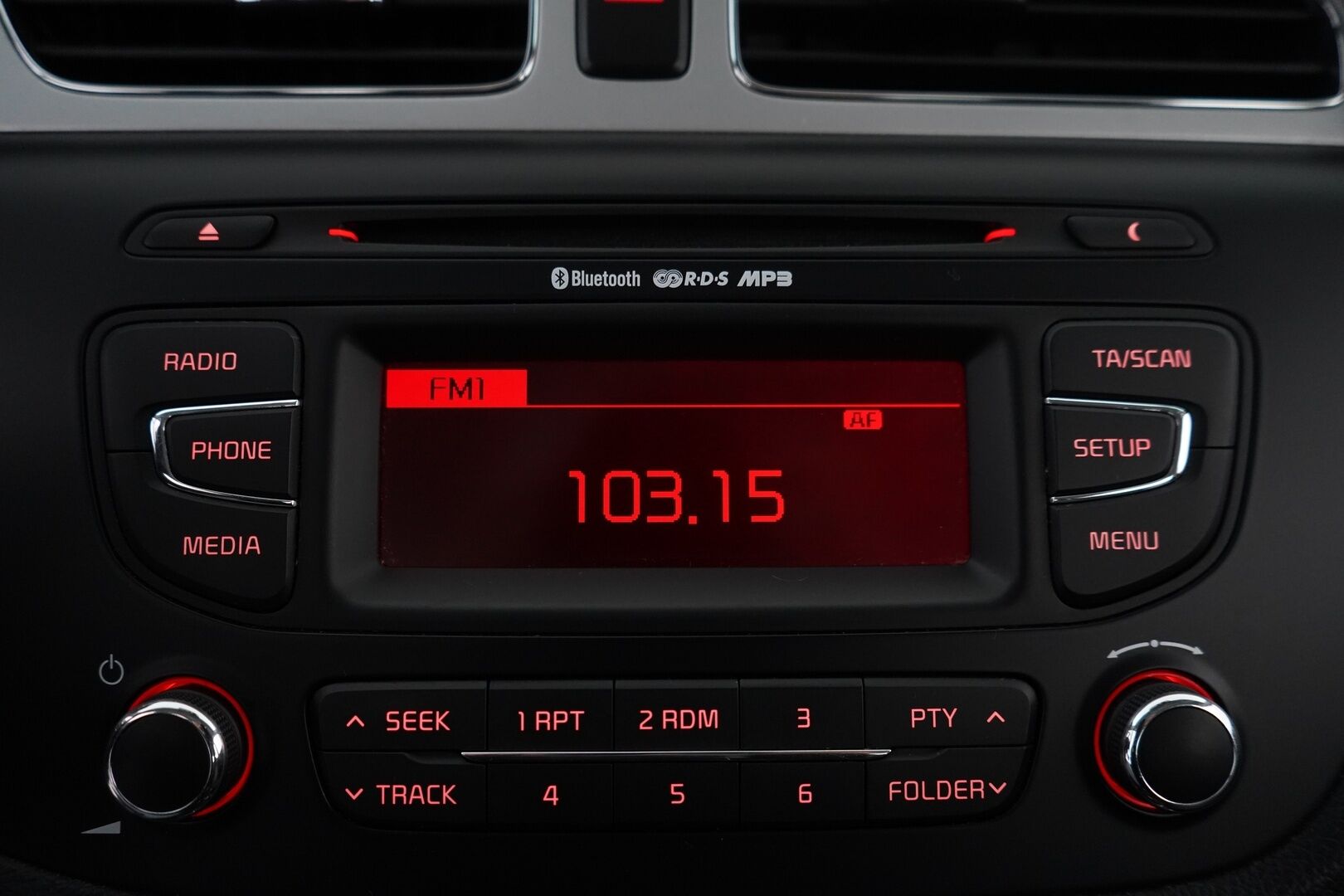 Kia cee'd 2014 1.6 ISG EX 5D EcoDynamics *Koukku / Lohko / Vakkari / Bluetooth / Ratinlämmitin / Tutka* - Suomi-auto / Kahdet renkaat + vanteet / Juuri katsastettu / Säännölliset huollot! - HULLU BLACKWEEK KORKOTARJOUS 2,49%