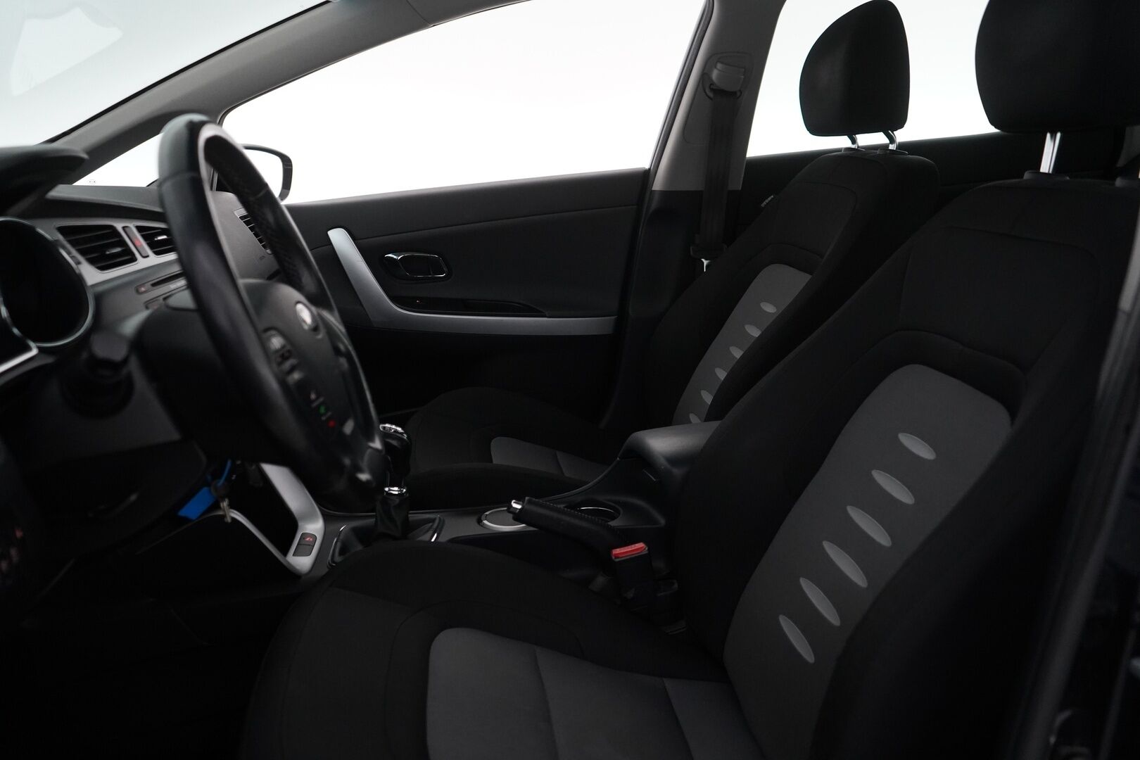 Kia cee'd 2014 1.6 ISG EX 5D EcoDynamics *Koukku / Lohko / Vakkari / Bluetooth / Ratinlämmitin / Tutka* - Suomi-auto / Kahdet renkaat + vanteet / Juuri katsastettu / Säännölliset huollot! - HULLU BLACKWEEK KORKOTARJOUS 2,49%