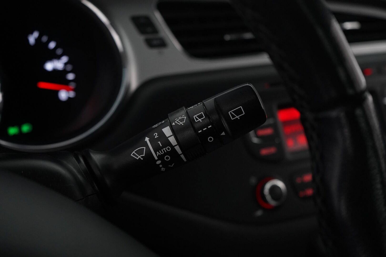 Kia cee'd 2014 1.6 ISG EX 5D EcoDynamics *Koukku / Lohko / Vakkari / Bluetooth / Ratinlämmitin / Tutka* - Suomi-auto / Kahdet renkaat + vanteet / Juuri katsastettu / Säännölliset huollot! - HULLU BLACKWEEK KORKOTARJOUS 2,49%