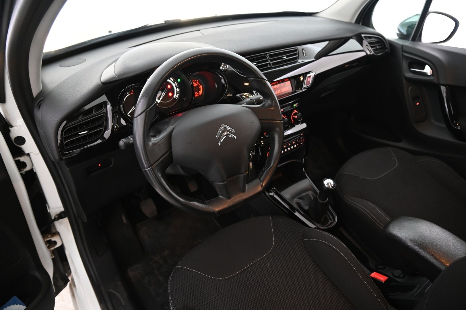 Citroen C3 2013 VTi 82 Premium *Myydään Huutokaupat.com*
