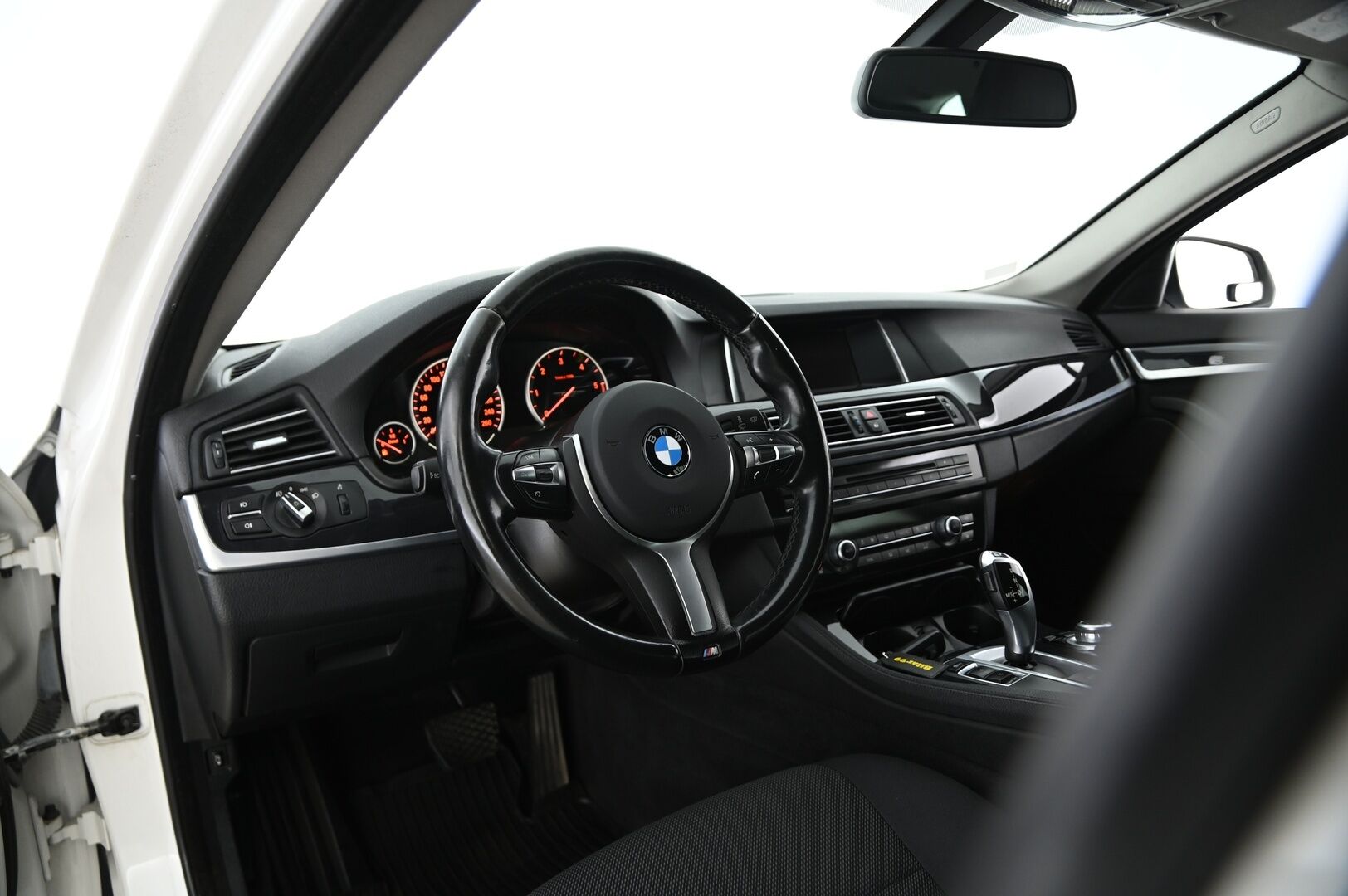 BMW 518 2014 F11 Touring 518d TwinPower Business **Lohko / Koukku / Tutkat / S.kontti**