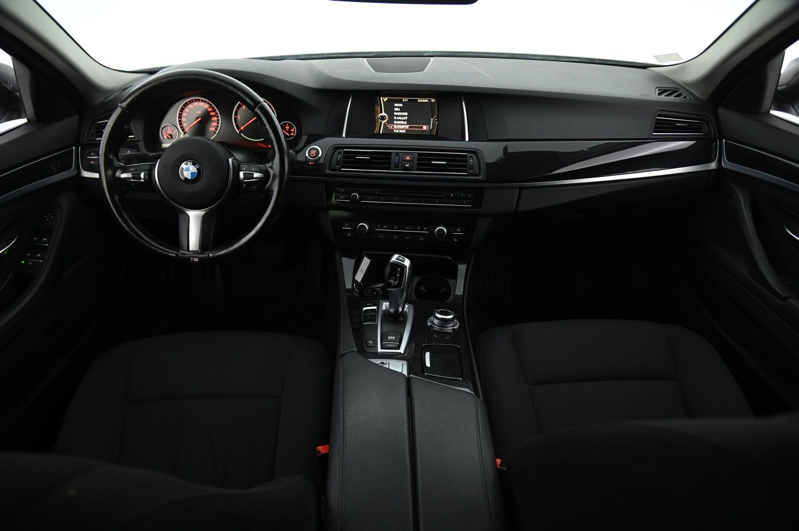 BMW 518 2014 F11 Touring 518d TwinPower Business **Lohko / Koukku / Tutkat / S.kontti**