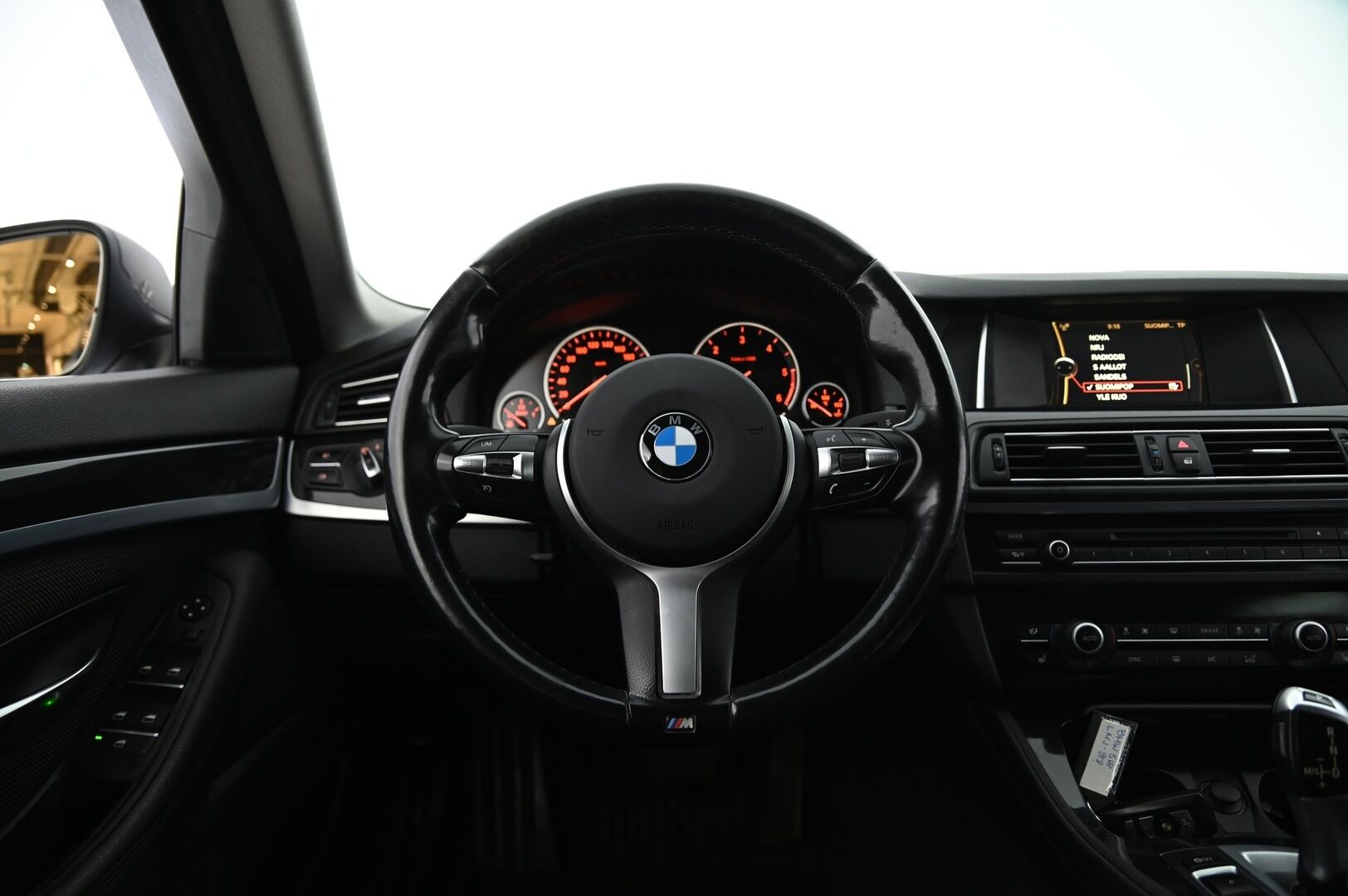 BMW 518 2014 F11 Touring 518d TwinPower Business **Lohko / Koukku / Tutkat / S.kontti**