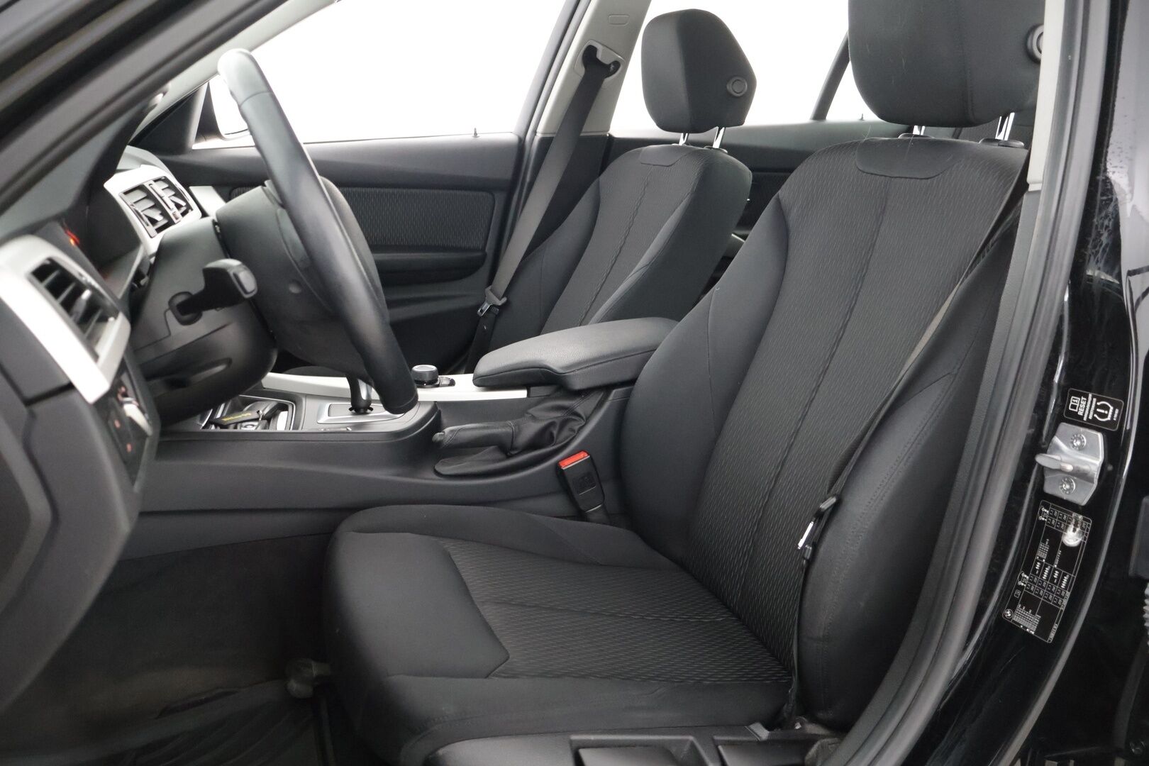 BMW 316 2014 F30 Sedan 316d TwinPower Turbo A Business Automatic - *Suomi-auto / 2-omisteinen / Lohkolämmitin / Peruutustutka takana / Xenon-ajovalot / 2x renkaat aluvantein*