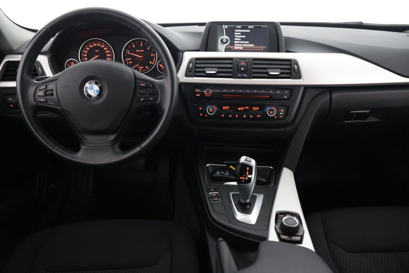 BMW 316 2014 F30 Sedan 316d TwinPower Turbo A Business Automatic - *Suomi-auto / 2-omisteinen / Lohkolämmitin / Peruutustutka takana / Xenon-ajovalot / 2x renkaat aluvantein*