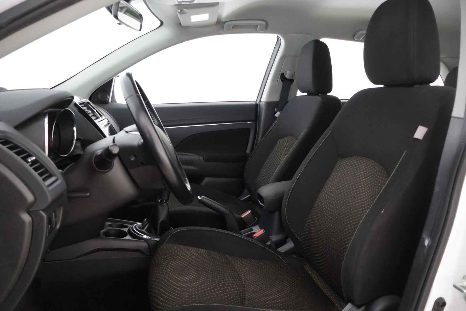 Mitsubishi ASX 2015 1,6 Cleartec Invite * Vetokoukku / Vakkari / Lohkolämmitin / Ilmastointi / Ajotietokone * - * Todella siisti ja hyvin huollettu yksilö! *
