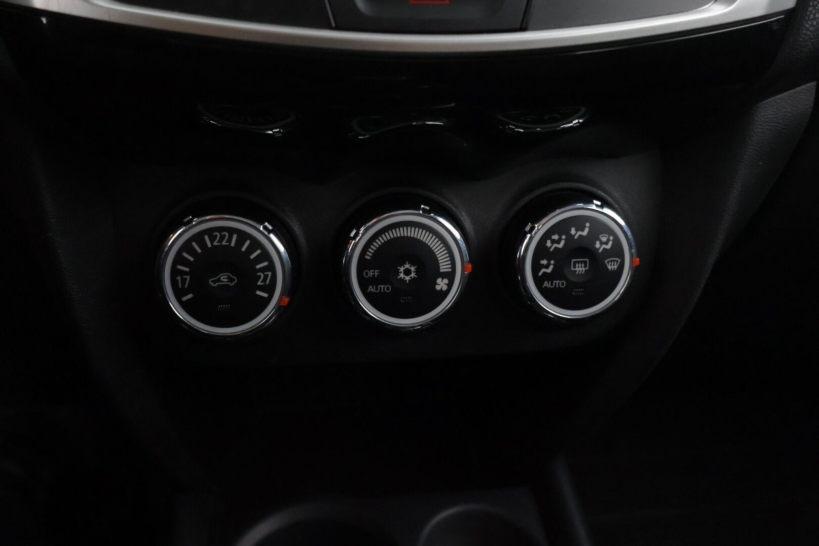 Mitsubishi ASX 2015 1,6 Cleartec Invite * Vetokoukku / Vakkari / Lohkolämmitin / Ilmastointi / Ajotietokone * - * Todella siisti ja hyvin huollettu yksilö! *