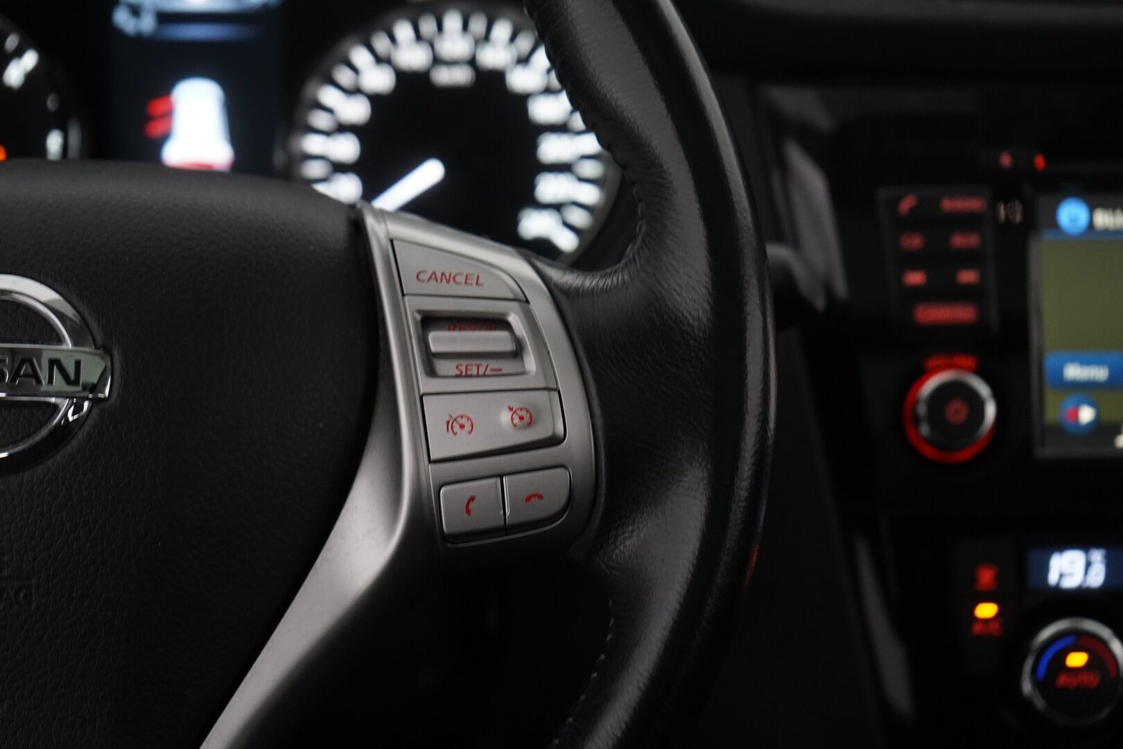 Nissan X-Trail 2014 *MYYDÄÄN HUUTOKAUPAT.COM *