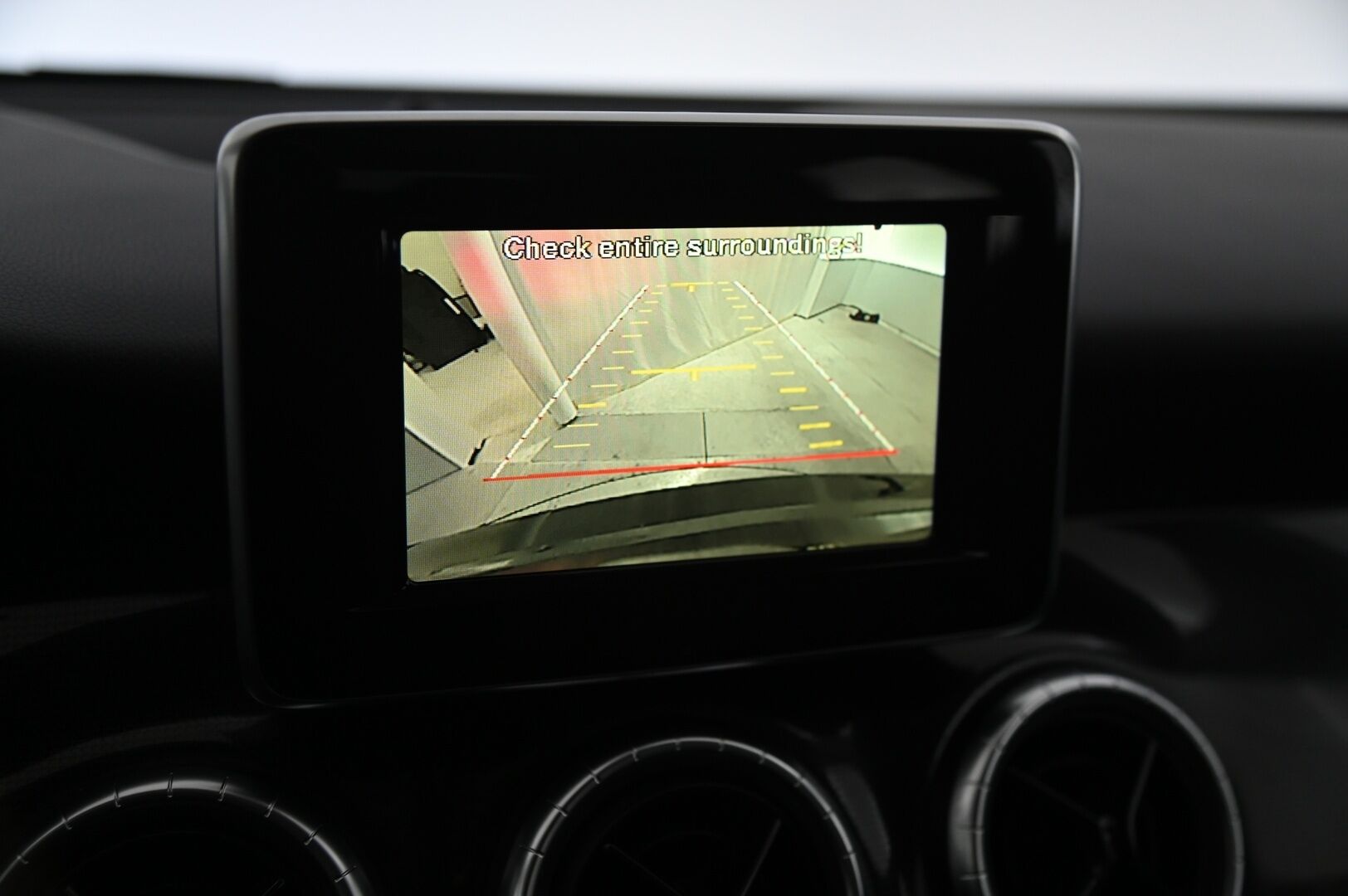 Mercedes-Benz CLA 2015 180 BE Premium Business *Lohko / Vakkari / Xenon / Koukku* - 2x renkaat alumiinivantein! / Merkkihuollettu Suomi-auto!