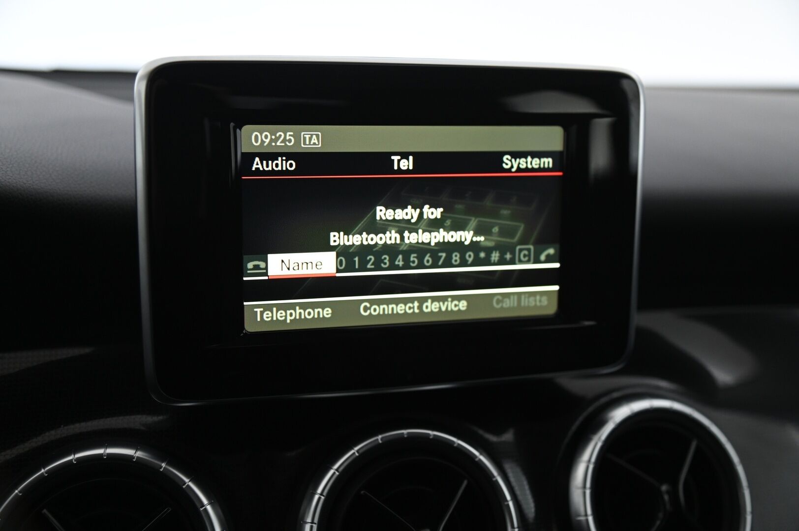 Mercedes-Benz CLA 2015 180 BE Premium Business *Lohko / Vakkari / Xenon / Koukku* - 2x renkaat alumiinivantein! / Merkkihuollettu Suomi-auto!