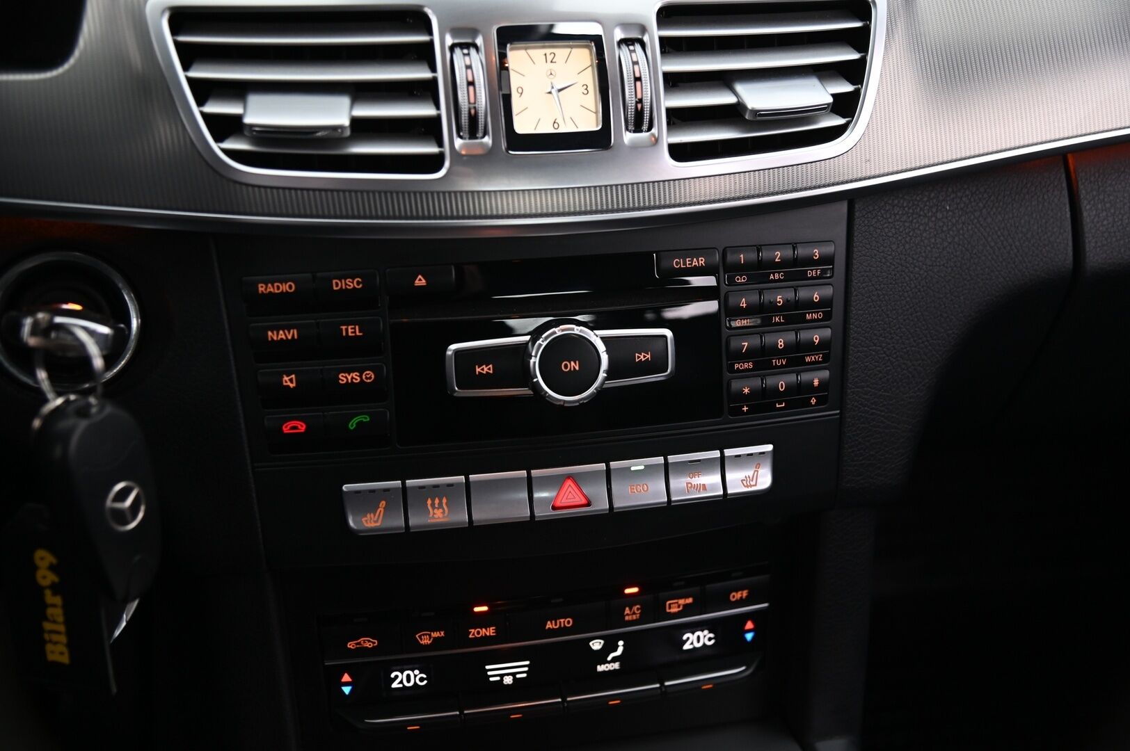Mercedes-Benz E 2015 220 CDI BE A Premium Business *Webasto / Ortopedi / ILS / Navi / Koukku* - *Juuri huollettu! / Suomi-auto / Kahdet renkaat ja vanteet*
