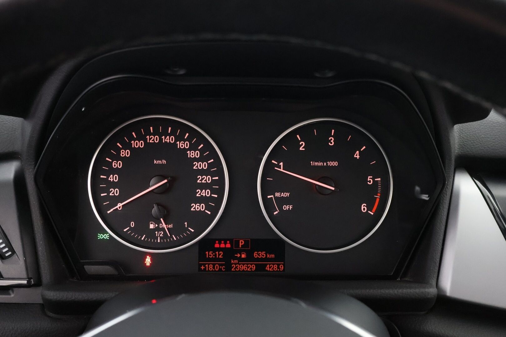 BMW 218 2016 F45 Active Tourer 218d A Business * Suomiauto / Vetokoukku / Navi / Lohko & Sisäpistoke / Ratinlämmitys! - 2x Renkaat aluvantein / Juuri tullut Tampereelle!