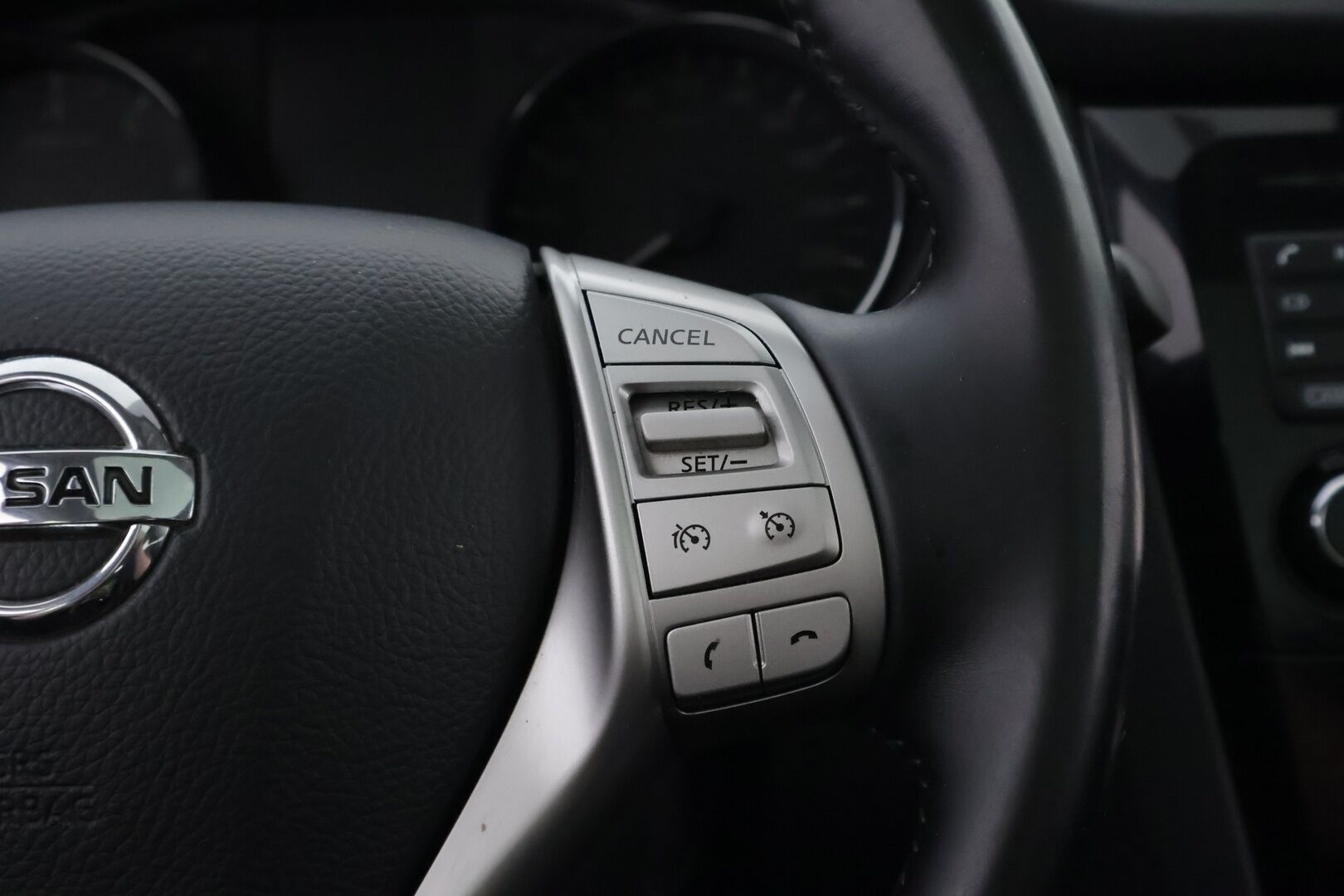 Nissan Qashqai 2014 DIG-T 115 Tekna 2WD 6M/T Driver Assist - MYYDÄÄN HUUTOKAUPAT.COM! - DIG-T 115 Tekna 2WD 6M/T Driver Assist