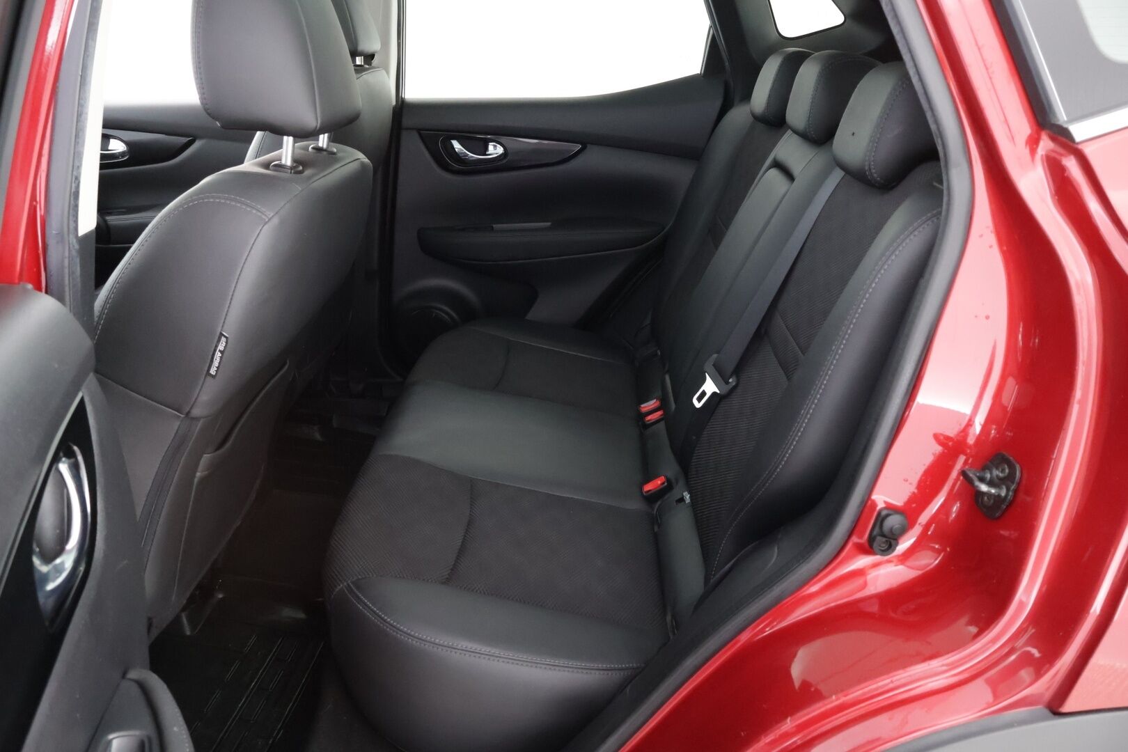 Nissan Qashqai 2014 DIG-T 115 Tekna 2WD 6M/T Driver Assist - MYYDÄÄN HUUTOKAUPAT.COM! - DIG-T 115 Tekna 2WD 6M/T Driver Assist