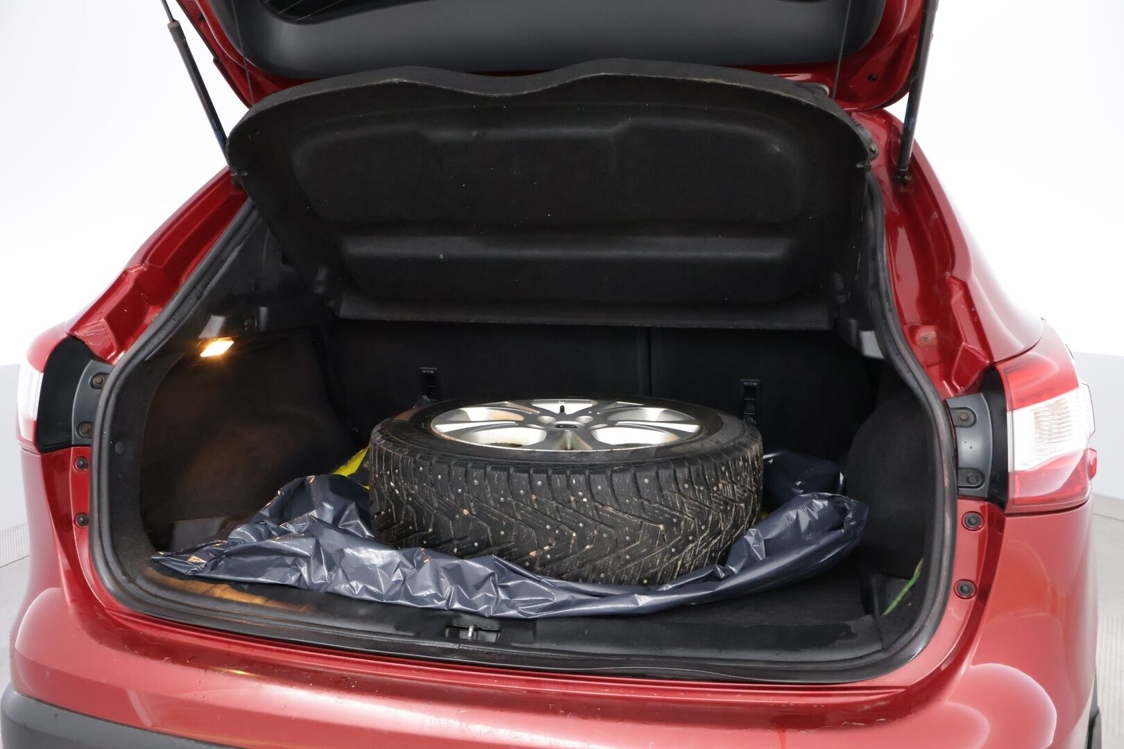 Nissan Qashqai 2014 DIG-T 115 Tekna 2WD 6M/T Driver Assist - MYYDÄÄN HUUTOKAUPAT.COM! - DIG-T 115 Tekna 2WD 6M/T Driver Assist