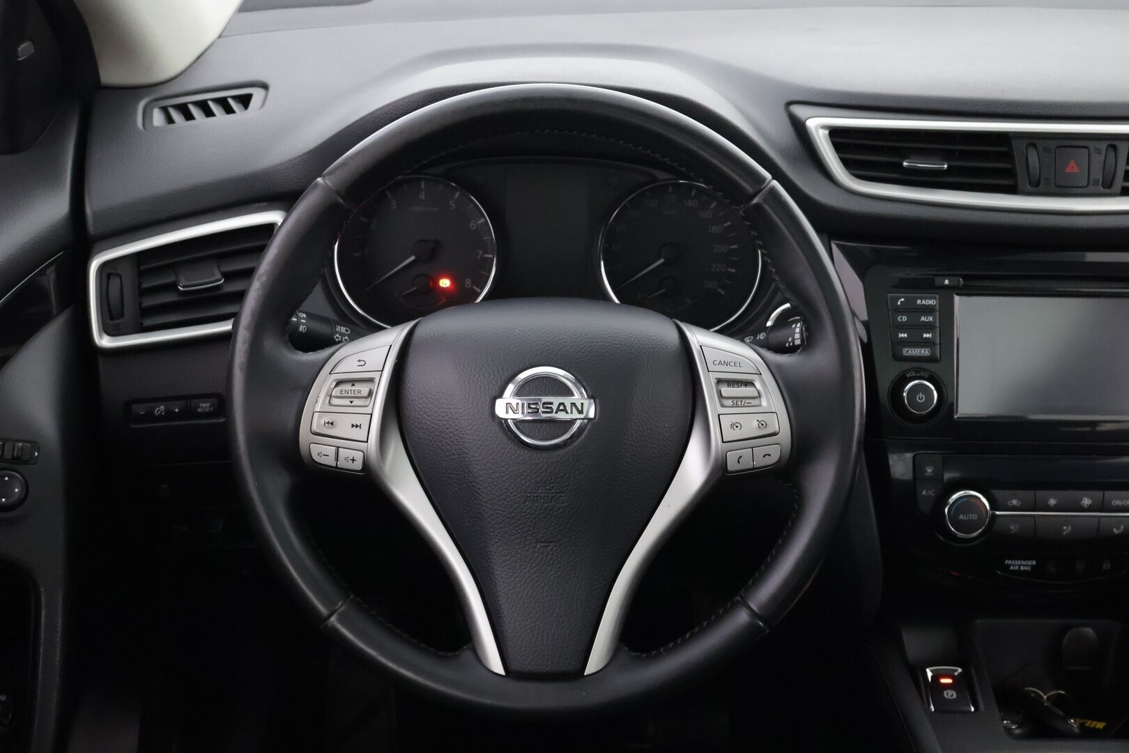 Nissan Qashqai 2014 DIG-T 115 Tekna 2WD 6M/T Driver Assist - MYYDÄÄN HUUTOKAUPAT.COM! - DIG-T 115 Tekna 2WD 6M/T Driver Assist