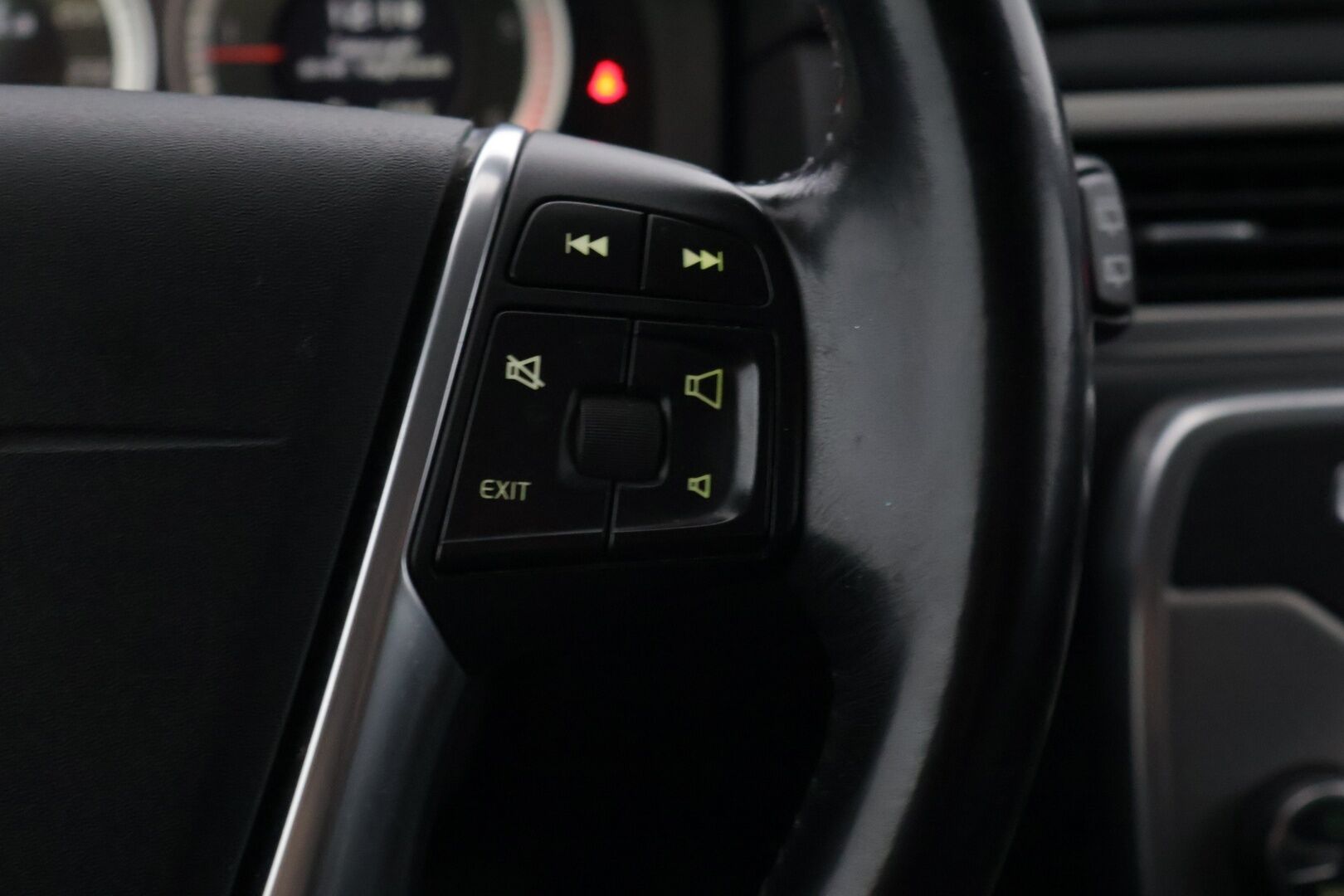 Volvo V70 2012 Momentum D3/D4 YritysOutlet - Myydään vain yrityksille - - YritysOutlet - Myydään vain yrityksille