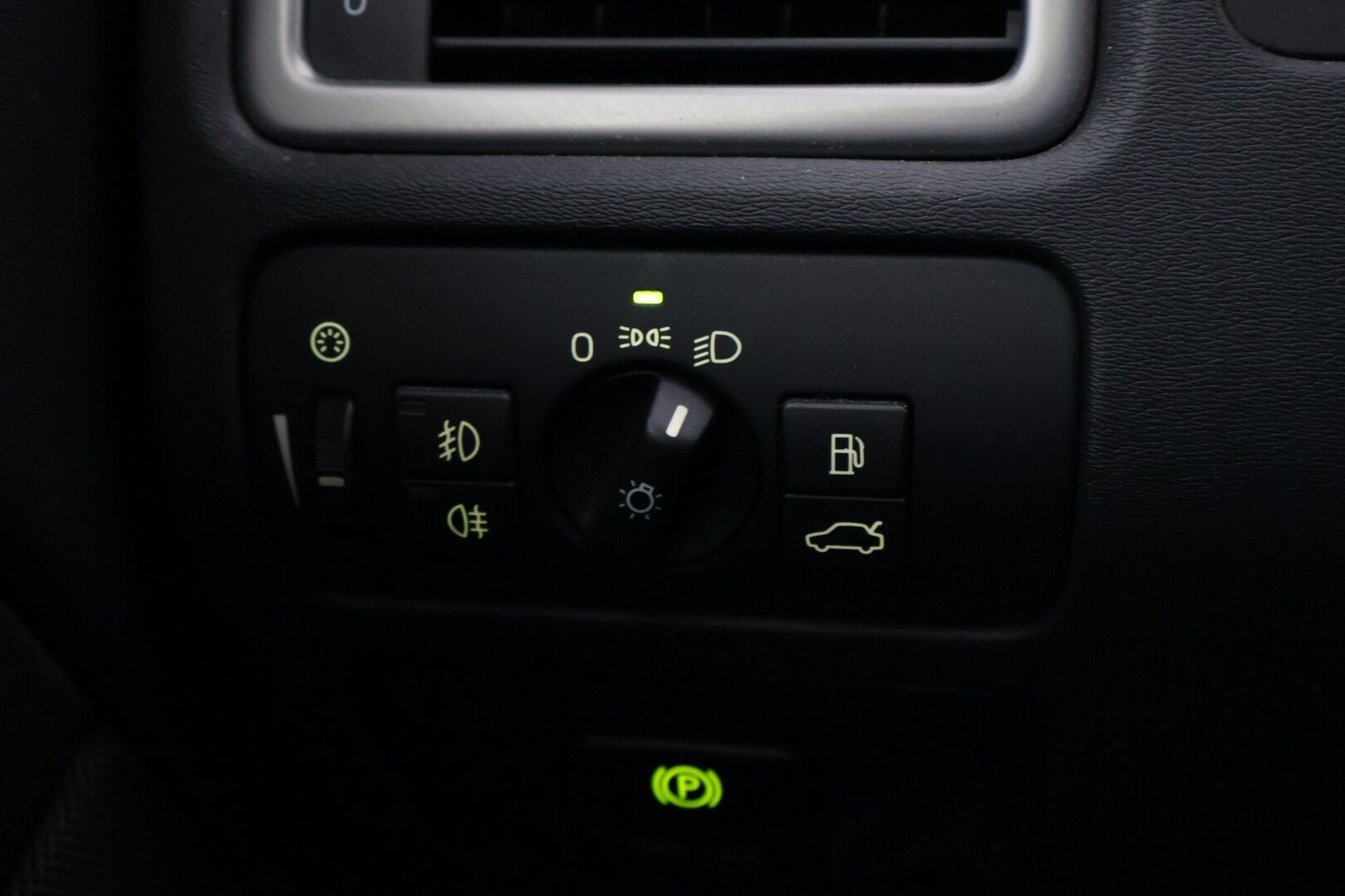 Volvo V70 2012 Momentum D3/D4 YritysOutlet - Myydään vain yrityksille - - YritysOutlet - Myydään vain yrityksille