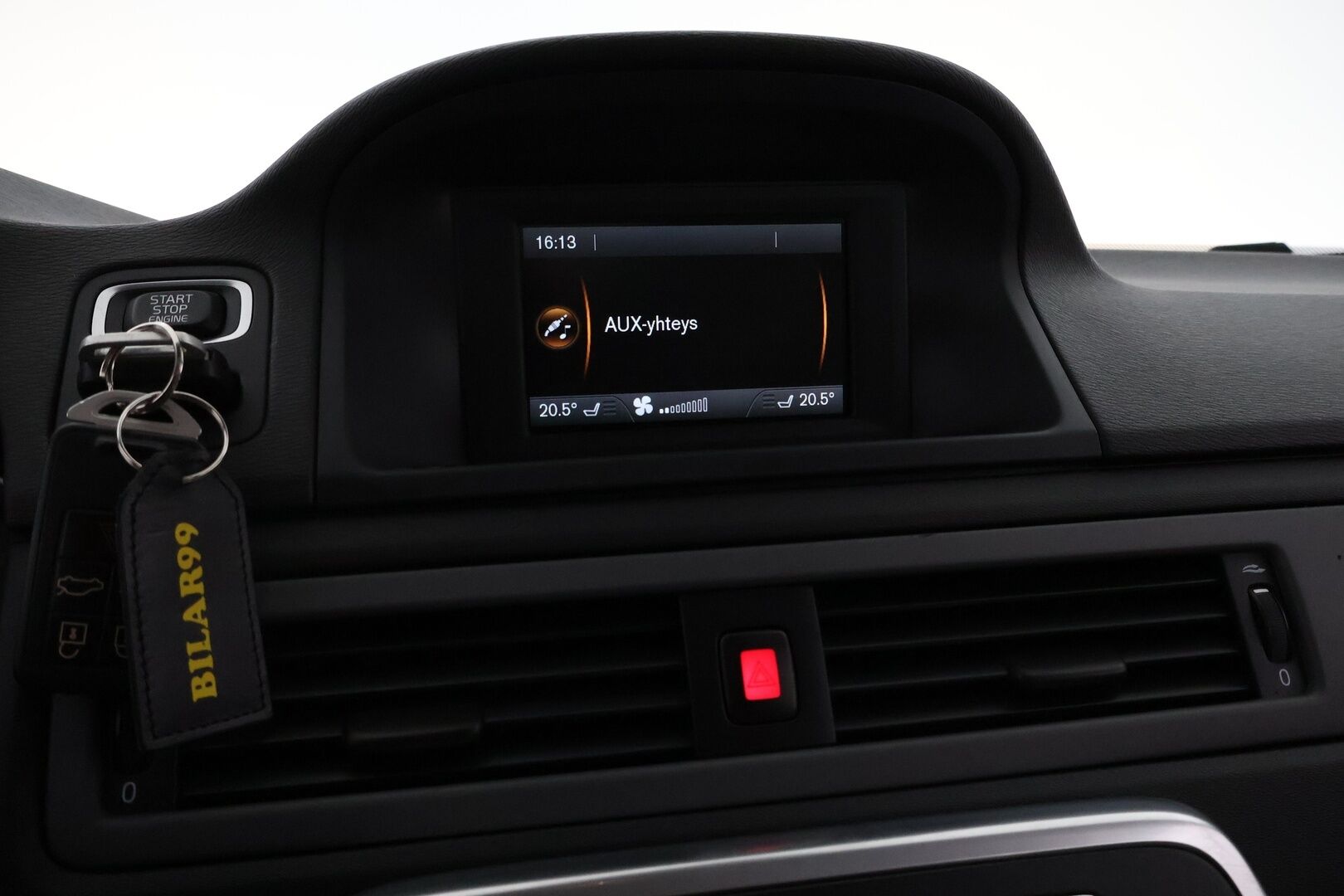 Volvo V70 2015 D4 Kinetic aut - Suomiauto / Webasto / Vaaleat Nahkapenkit / Vetokoukku / Vakkari / Sähköluukku / Jakopää tehty!