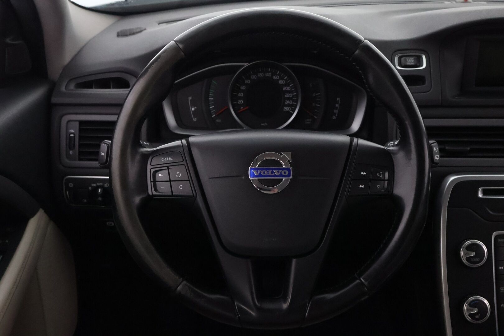 Volvo V70 2015 D4 Kinetic aut - Suomiauto / Webasto / Vaaleat Nahkapenkit / Vetokoukku / Vakkari / Sähköluukku / Jakopää tehty!