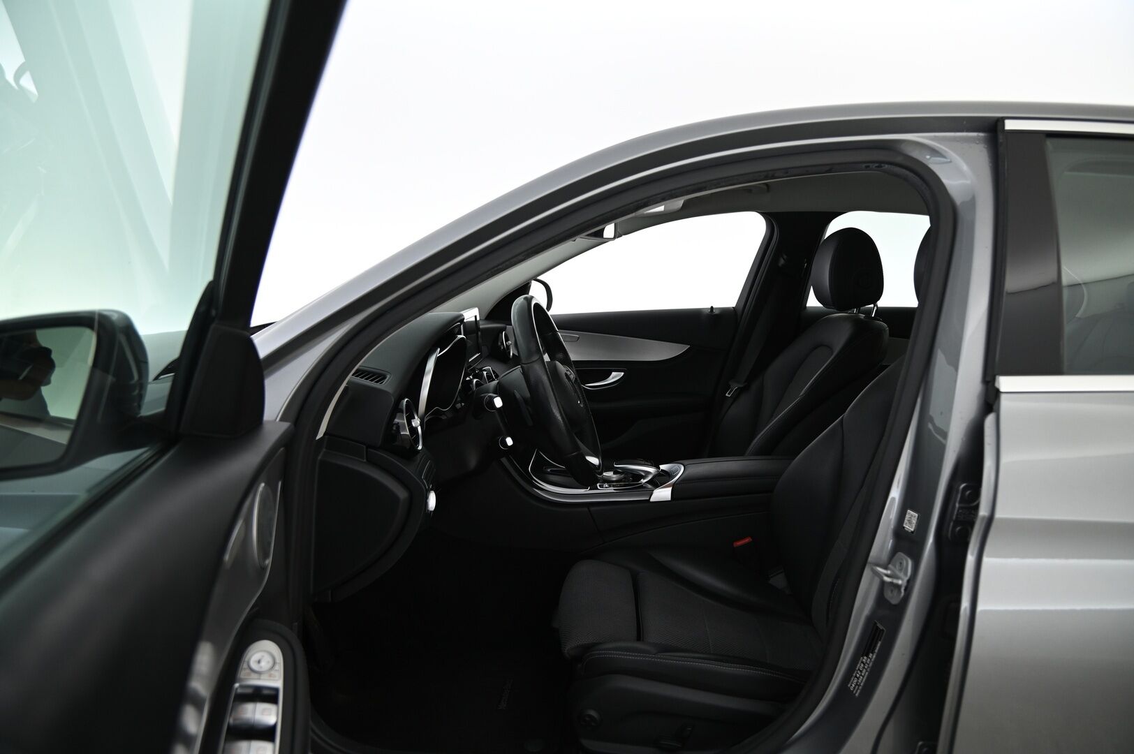 Mercedes-Benz C 2015 200 A Premium Business*AMG Ulkopaketti / Burmester /  P. tutkat / Puolinahat / Navi* - Rehellinen bensa mersu luotettavalla 2 Litran moottorilla / Juuri katsastettu!