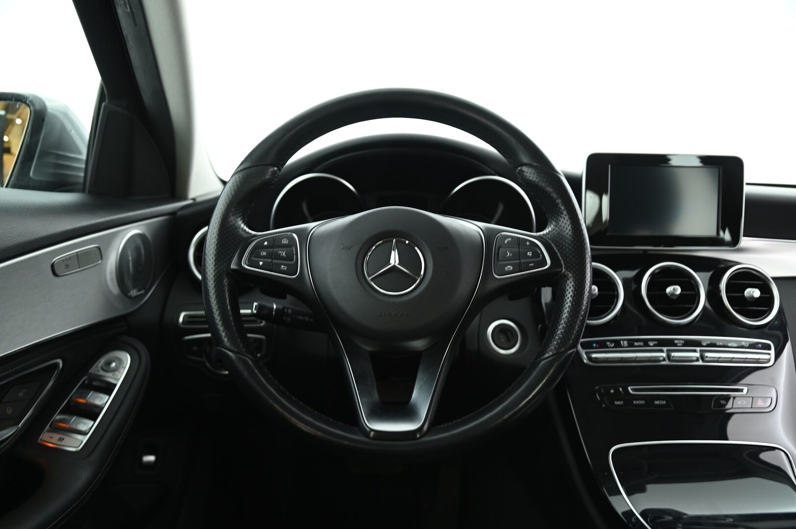 Mercedes-Benz C 2015 200 A Premium Business*AMG Ulkopaketti / Burmester /  P. tutkat / Puolinahat / Navi* - Rehellinen bensa mersu luotettavalla 2 Litran moottorilla / Juuri katsastettu!