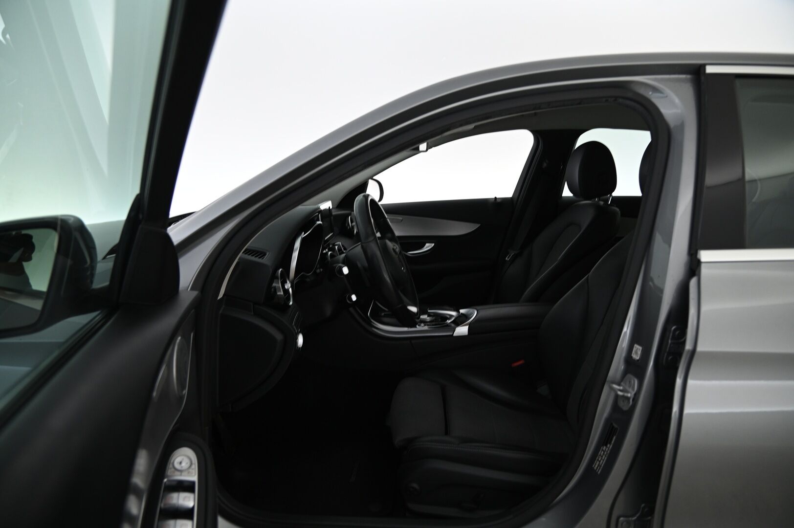 Mercedes-Benz C 2015 200 A Premium Business*AMG Ulkopaketti / Burmester /  P. tutkat / Puolinahat / Navi* - Rehellinen bensa mersu luotettavalla 2 Litran moottorilla / Juuri katsastettu!
