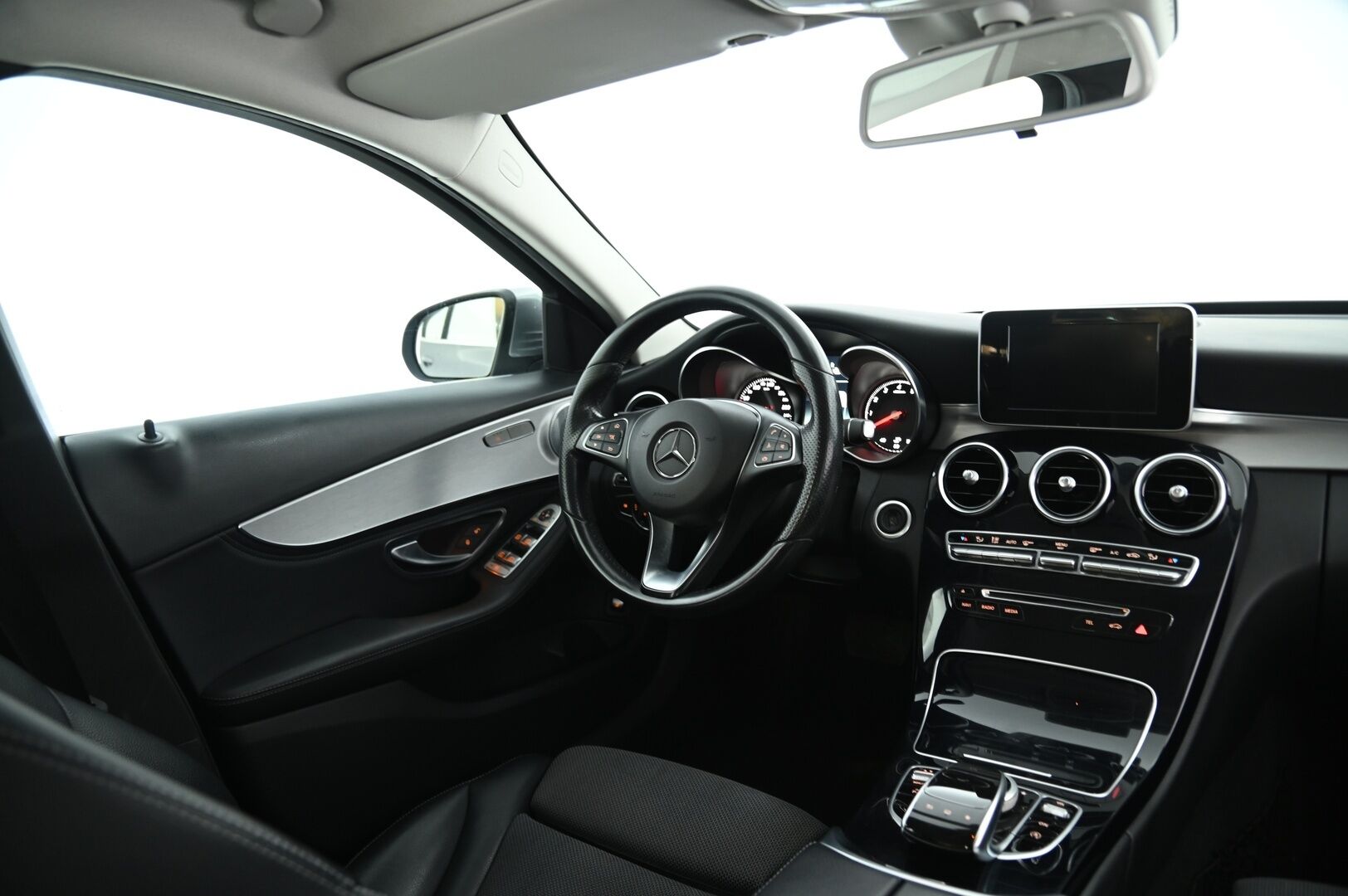 Mercedes-Benz C 2015 200 A Premium Business*AMG Ulkopaketti / Burmester /  P. tutkat / Puolinahat / Navi* - Rehellinen bensa mersu luotettavalla 2 Litran moottorilla / Juuri katsastettu!