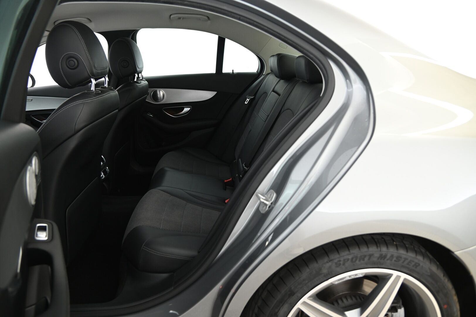 Mercedes-Benz C 2015 200 A Premium Business*AMG Ulkopaketti / Burmester /  P. tutkat / Puolinahat / Navi* - Rehellinen bensa mersu luotettavalla 2 Litran moottorilla / Juuri katsastettu!