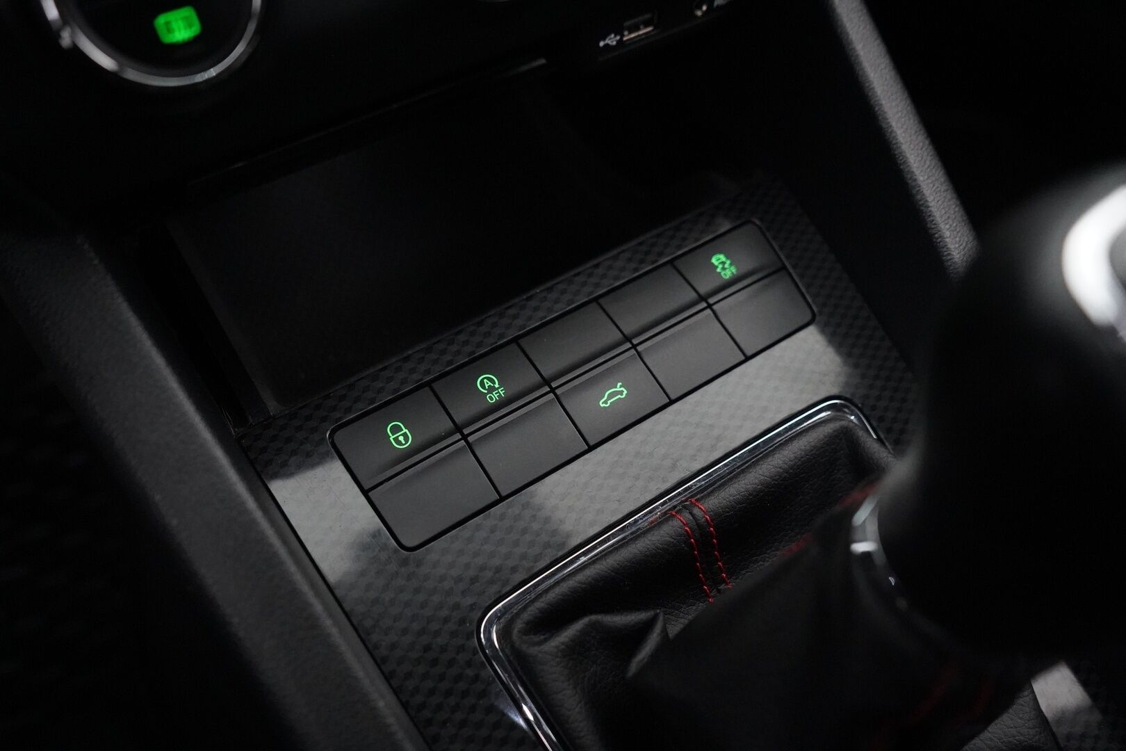 Skoda Octavia 2014 Combi 2,0 TSI RS * ACC / Tutka / Koukku / Lohkolämmitin / Sähkökontti * - Suomi- auto / Viimeisin huolto 03/2026 / Kahdet OEM vanteet