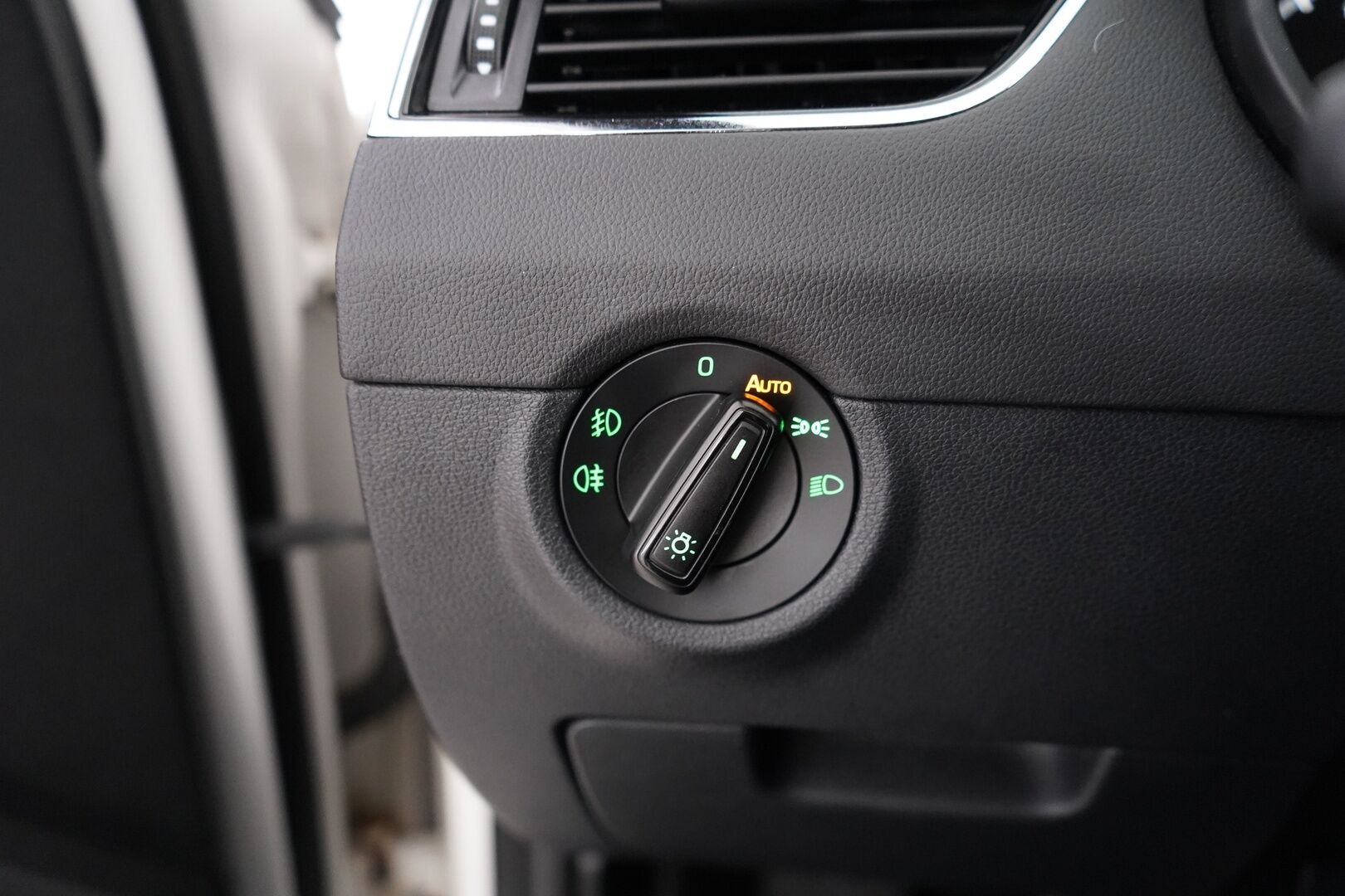 Skoda Octavia 2014 Combi 2,0 TSI RS * ACC / Tutka / Koukku / Lohkolämmitin / Sähkökontti * - Suomi- auto / Viimeisin huolto 03/2026 / Kahdet OEM vanteet