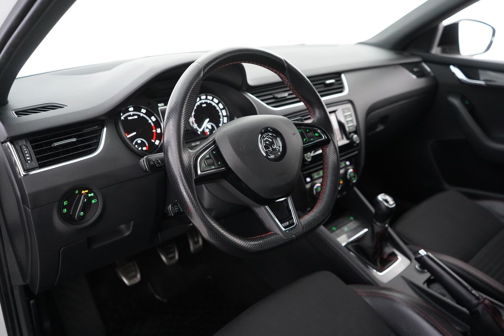 Skoda Octavia 2014 Combi 2,0 TSI RS * ACC / Tutka / Koukku / Lohkolämmitin / Sähkökontti * - Suomi- auto / Viimeisin huolto 03/2026 / Kahdet OEM vanteet