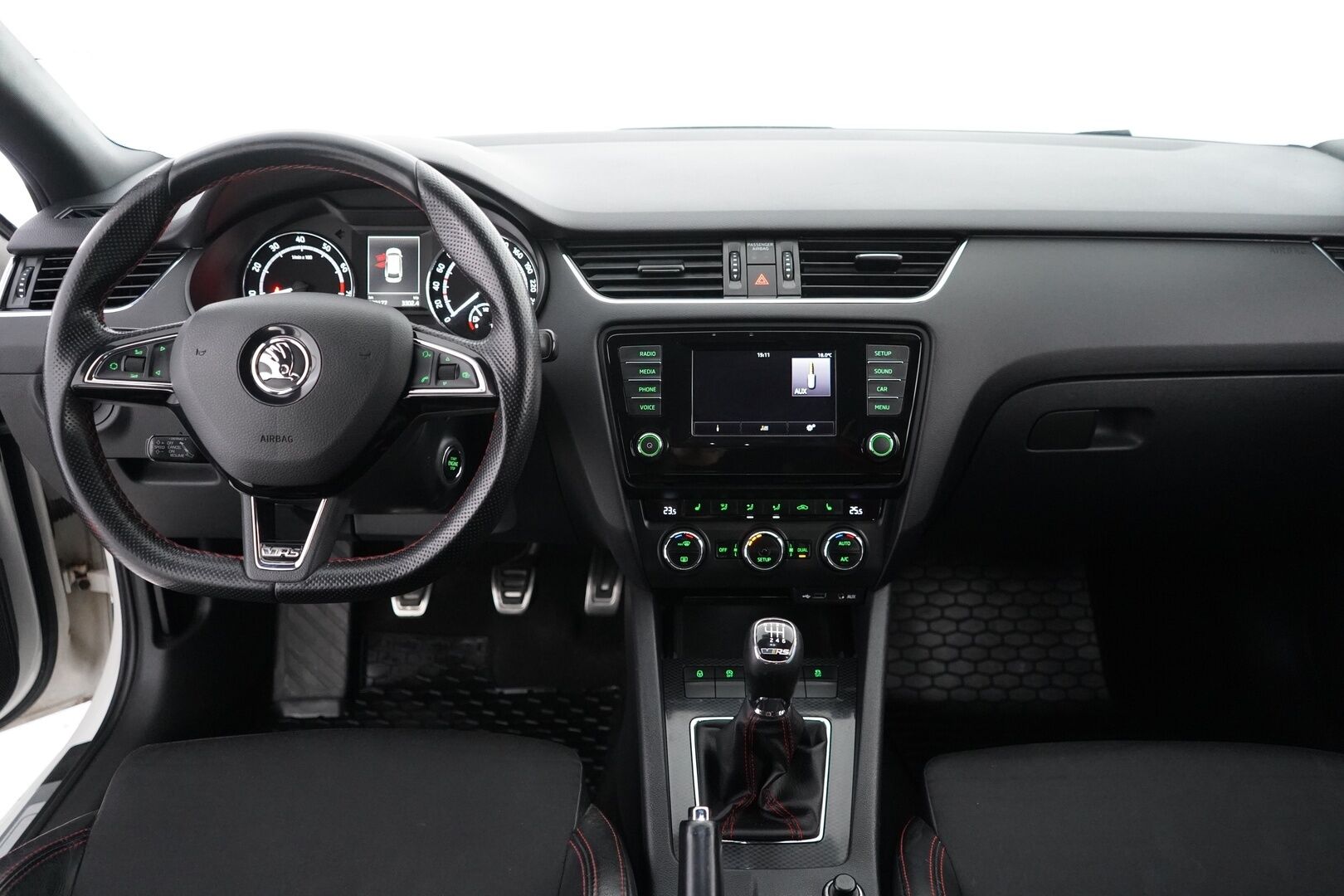 Skoda Octavia 2014 Combi 2,0 TSI RS * ACC / Tutka / Koukku / Lohkolämmitin / Sähkökontti * - Suomi- auto / Viimeisin huolto 03/2026 / Kahdet OEM vanteet