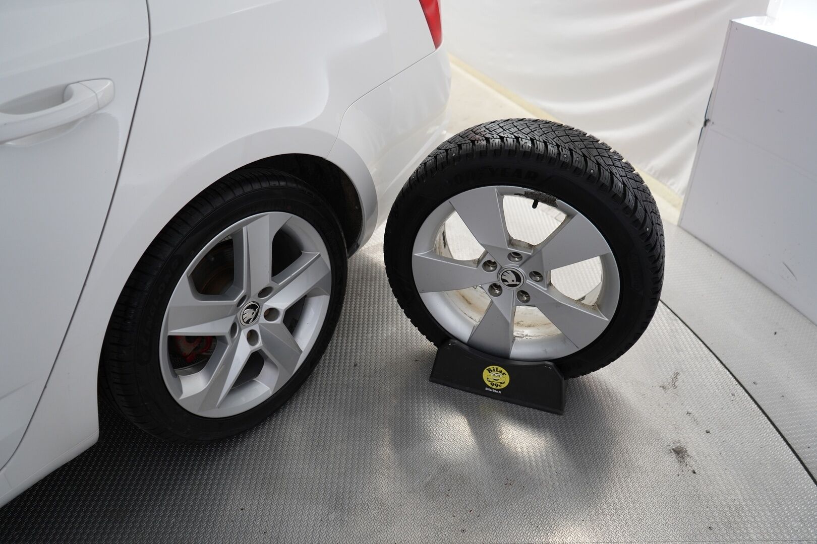 Skoda Octavia 2014 Combi 2,0 TSI RS * ACC / Tutka / Koukku / Lohkolämmitin / Sähkökontti * - Suomi- auto / Viimeisin huolto 03/2026 / Kahdet OEM vanteet