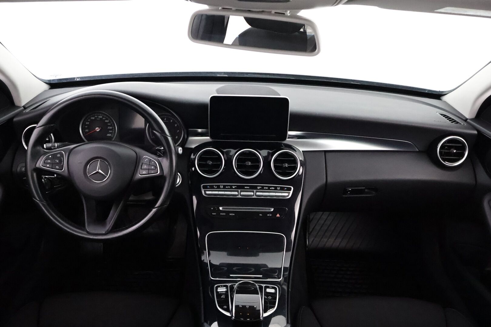 Mercedes-Benz C 2015 180 A Premium Business - Suomiauto | Vetokoukku | Adapt.LED | Lohkolämmitin | Törmäysvaroitus | Metalliväri | Keyless | Juuri tullut Tampereelle!