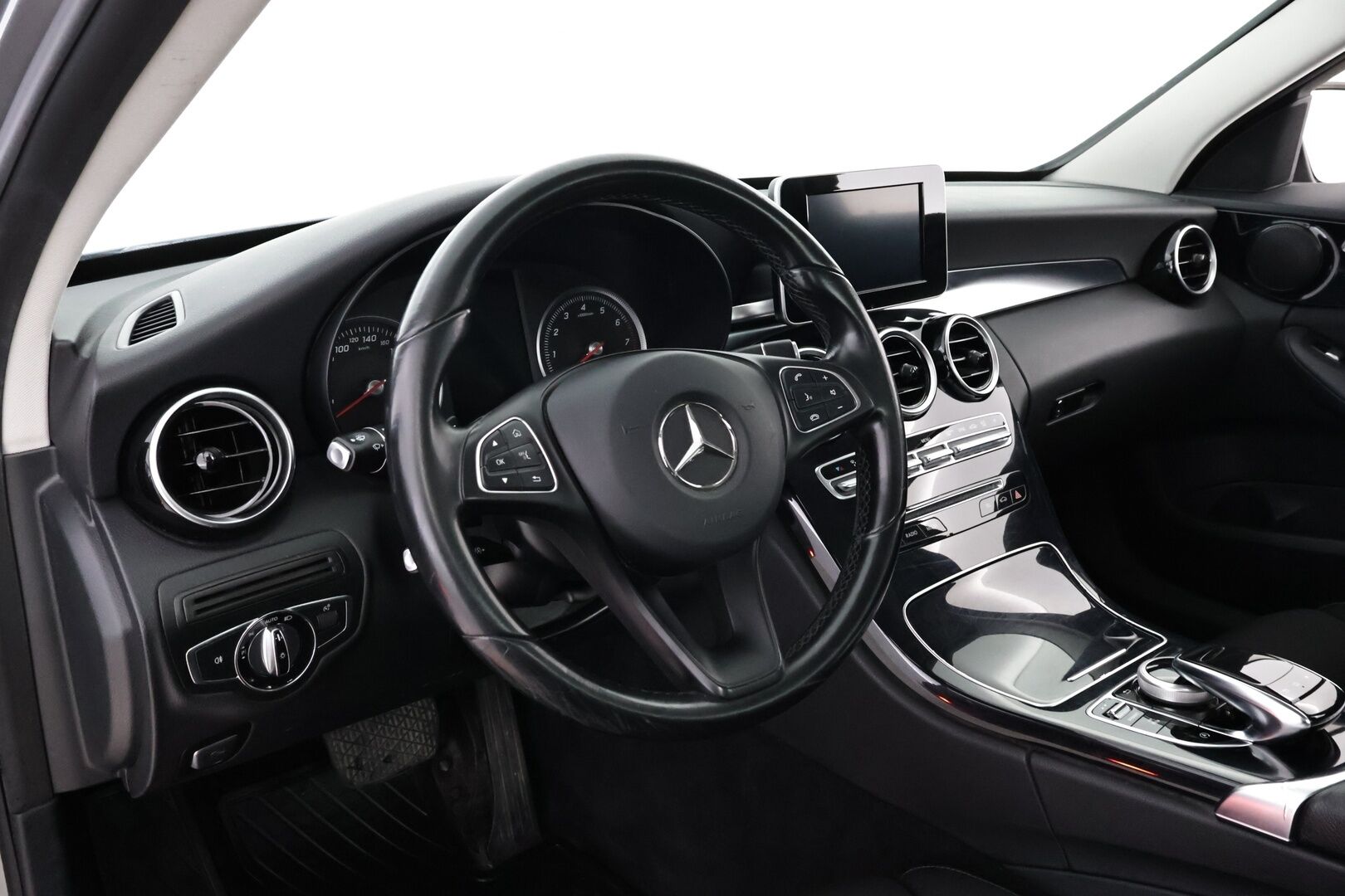 Mercedes-Benz C 2015 180 A Premium Business - Suomiauto | Vetokoukku | Adapt.LED | Lohkolämmitin | Törmäysvaroitus | Metalliväri | Keyless | Juuri tullut Tampereelle!