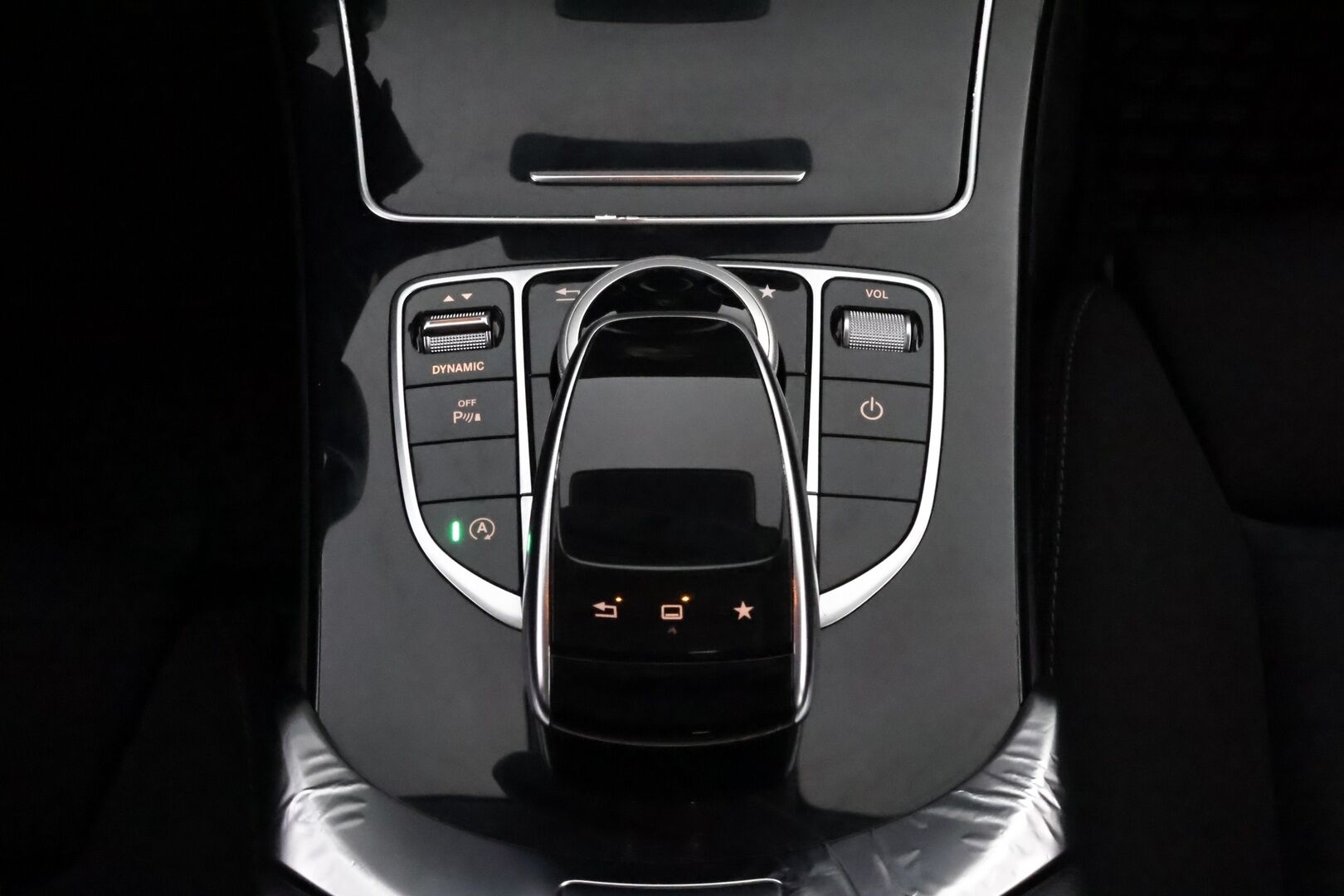 Mercedes-Benz C 2015 180 A Premium Business - Suomiauto | Vetokoukku | Adapt.LED | Lohkolämmitin | Törmäysvaroitus | Metalliväri | Keyless | Juuri tullut Tampereelle!