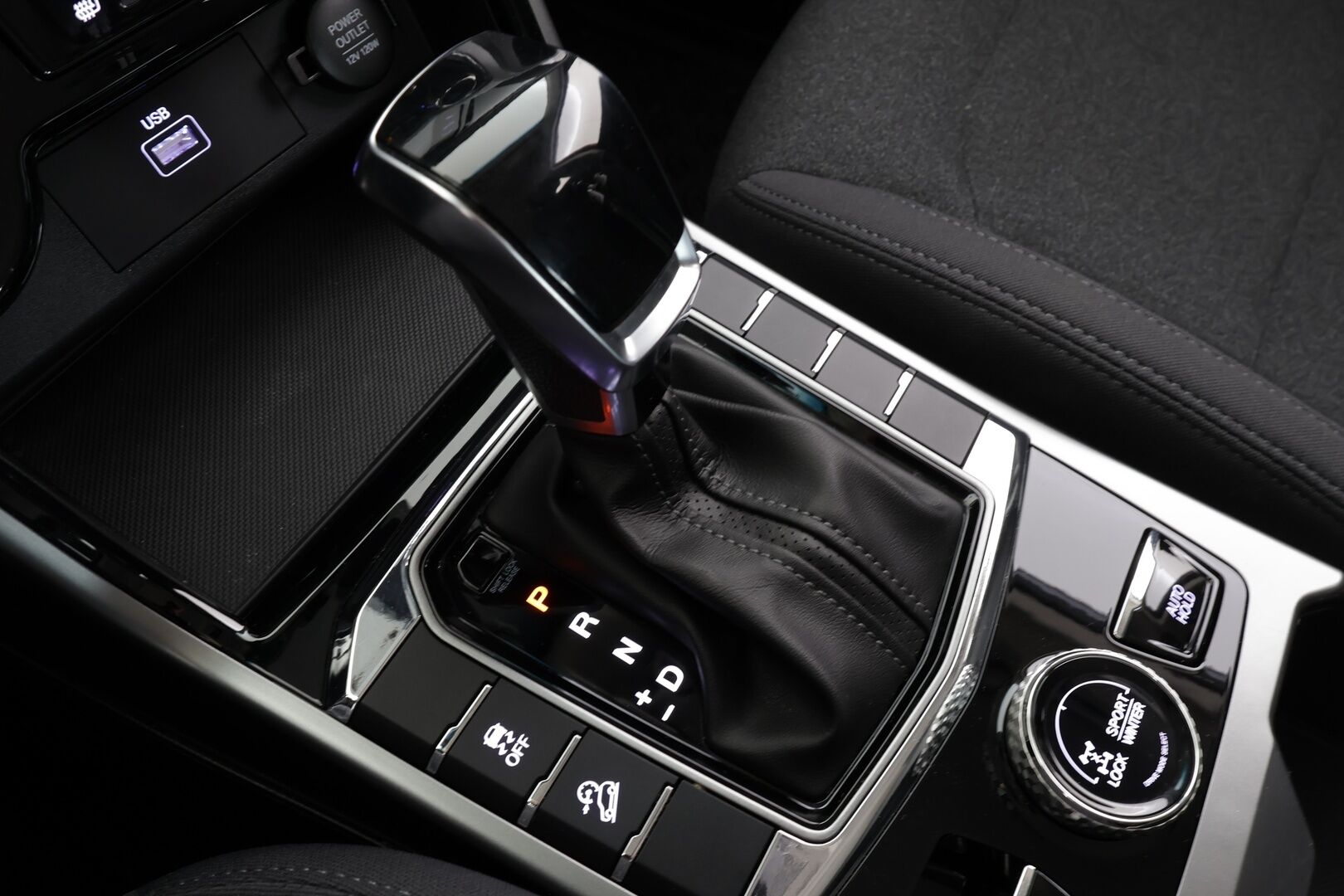 SsangYong Korando 2020 D1,6 4WD 6AT QUARTZ *Vakkari / Kamera / Navi / Koukku / Ratinlämmitin / Lohkolämmitin * - ERIKOISHINTAAN! / 1.Om Suomi-auto / Kahdet renkaat aluvanteilla / Juuri katsastettu / Viimeisin huolto 52tkm - HULLUT AVAJAISHULINAT KORKOTARJOUS 3,29 %