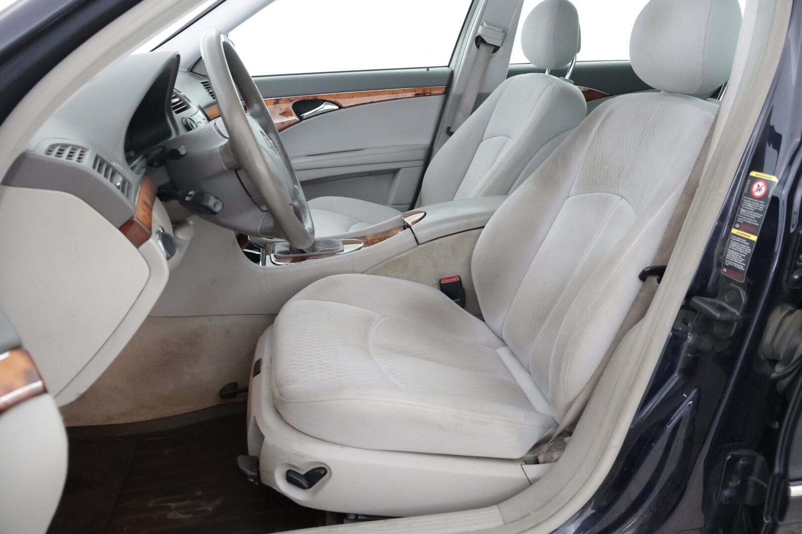 Mercedes-Benz E 2005 E 200 KOMPRESSOR Farmari (AC) 5ov 1796cm3 / *Yritys Outlet - Myydään vain yrityksille * / Lohko / Sähköpenkit / Penkinlämmitin / Aut. ilmastointi / * - Elegance sisusta & Offroad paketti