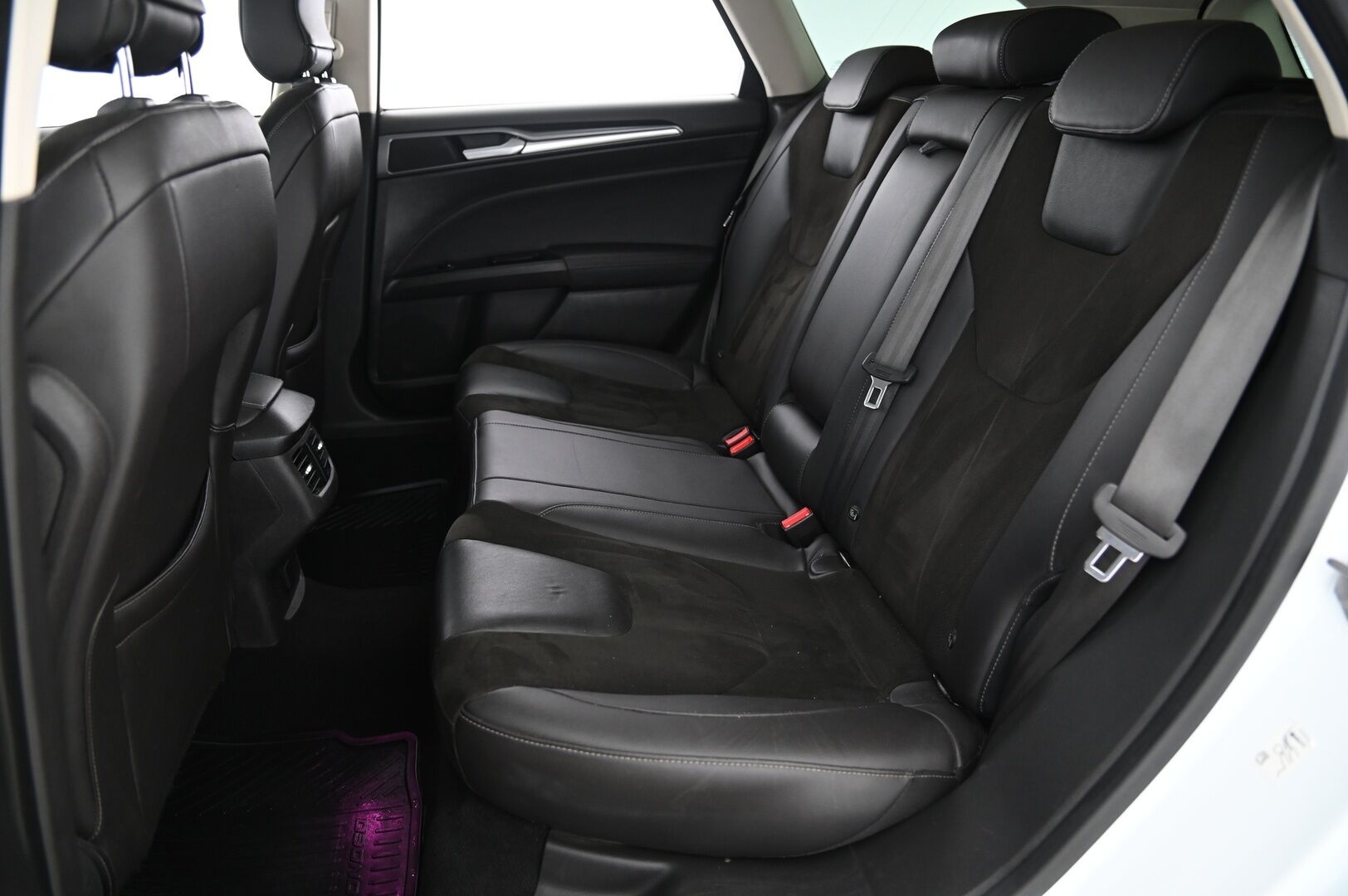 Ford Mondeo 2015 2,0 TDCi 180hv PowerShift Titanium Business Wagon AWD* Webasto / Lämmitettävä tuulilasi / Ford Dynamic Led / Vakkari / Koukku* - Tilava Neliveto Farmari! / Hyvin varusteltu* - HULLU BLACKWEEK KORKOTARJOUS 2,49%