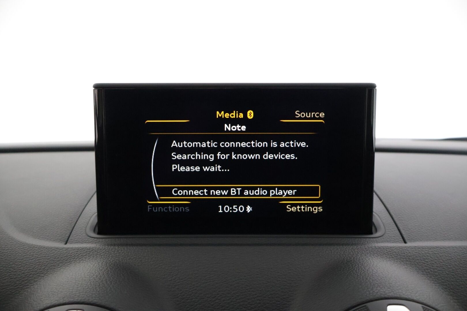 Audi A3 2016 Sedan Business Sport 1,8 TFSI 132 kW quattro S tronic * Vakkari / Sporttipenkit / P-tutka / Bluetooth / LED-valot * - * Suomi-auto / Kahdet renkaat omilla alumiinivanteilla! *