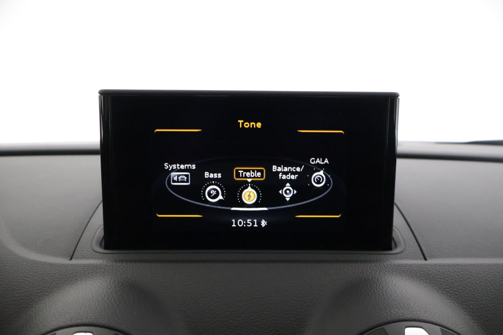 Audi A3 2016 Sedan Business Sport 1,8 TFSI 132 kW quattro S tronic * Vakkari / Sporttipenkit / P-tutka / Bluetooth / LED-valot * - * Suomi-auto / Kahdet renkaat omilla alumiinivanteilla! *