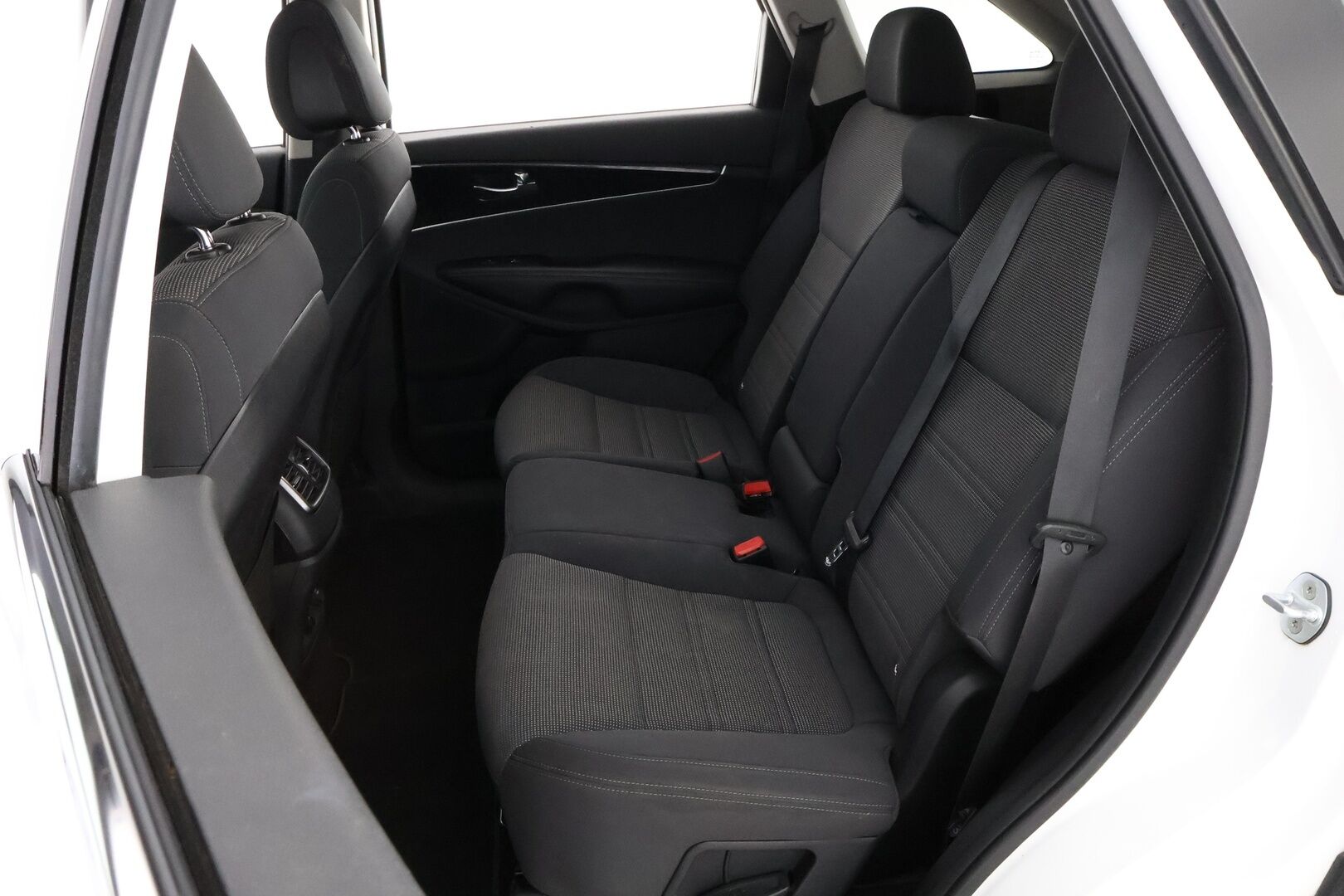 Kia Sorento 2015 2,2 CRDi AWD Business A/T 5P * Suomiauto / Webasto / Vetokoukku / Peruutuskamera Xenon / Ratinlämmitys / Navi / 4x Penkinlämmitys - Juuri huollettu ja katsastettu / 2x Renkaat aluvantein / Juuri tullut Tampereelle! - HULLU BLACKWEEK KORKOTARJOUS 2,49%