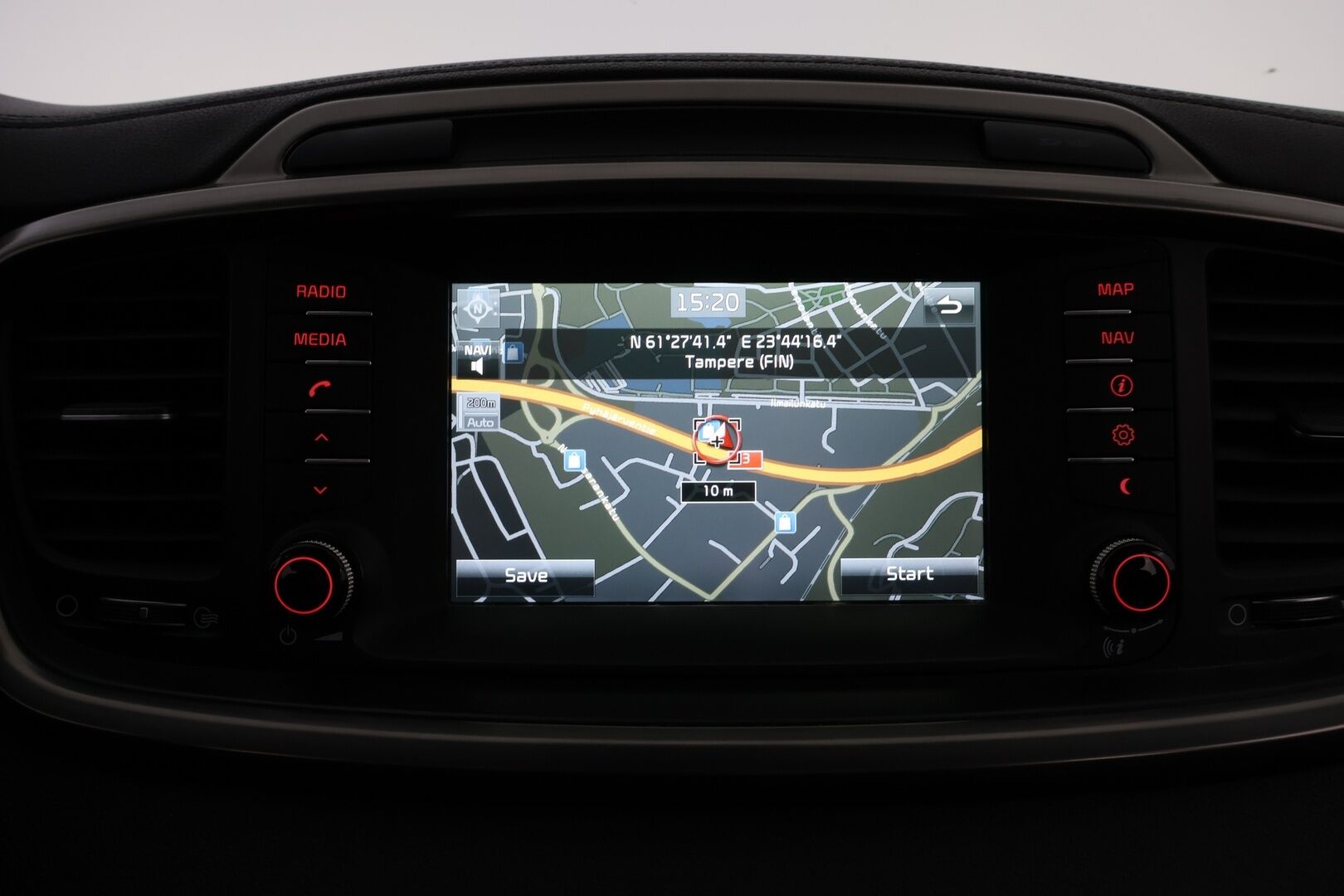 Kia Sorento 2015 2,2 CRDi AWD Business A/T 5P * Suomiauto / Webasto / Vetokoukku / Peruutuskamera Xenon / Ratinlämmitys / Navi / 4x Penkinlämmitys - Juuri huollettu ja katsastettu / 2x Renkaat aluvantein / Juuri tullut Tampereelle!