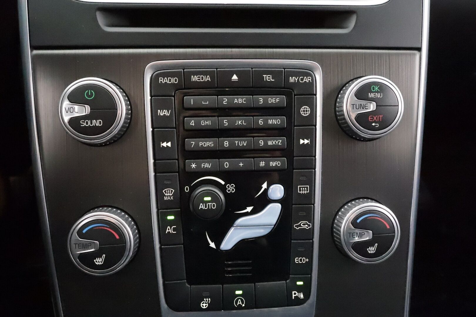 Volvo V60 Cross Country 2016 D3 Business Summum aut - | Webasto | Koukku | Nahkasisusta | Muistipenkki | Navi | Vakkari | Suomi-auto | Kahdet renkaat aluvanteilla |